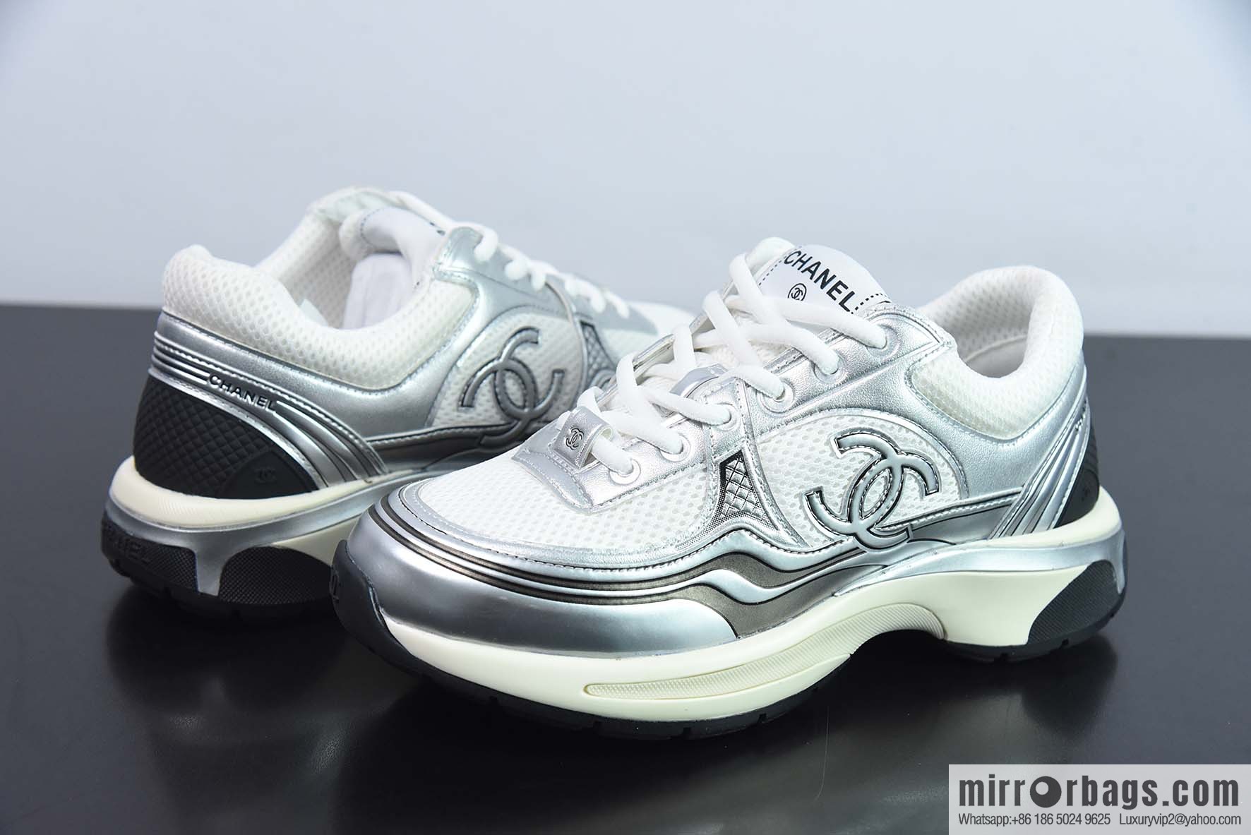 Chanel Chanel 23SS early spring vacation series, small incense, metal, casual sneakers