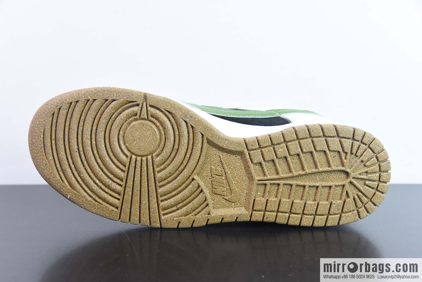 NIKE DUNK SB LOW custom color scheme Unisex sneakers of the same style item number: DO9457 124