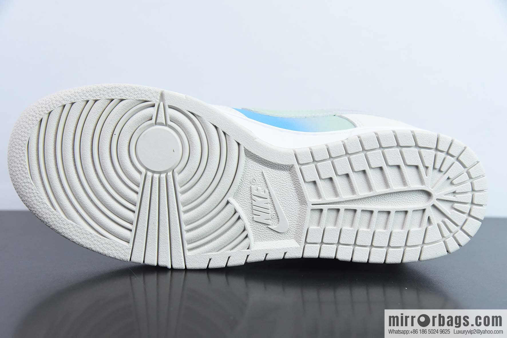 Nike SB Dunk Low Vintage DC low-top sneakers Part Number: RU2236-563