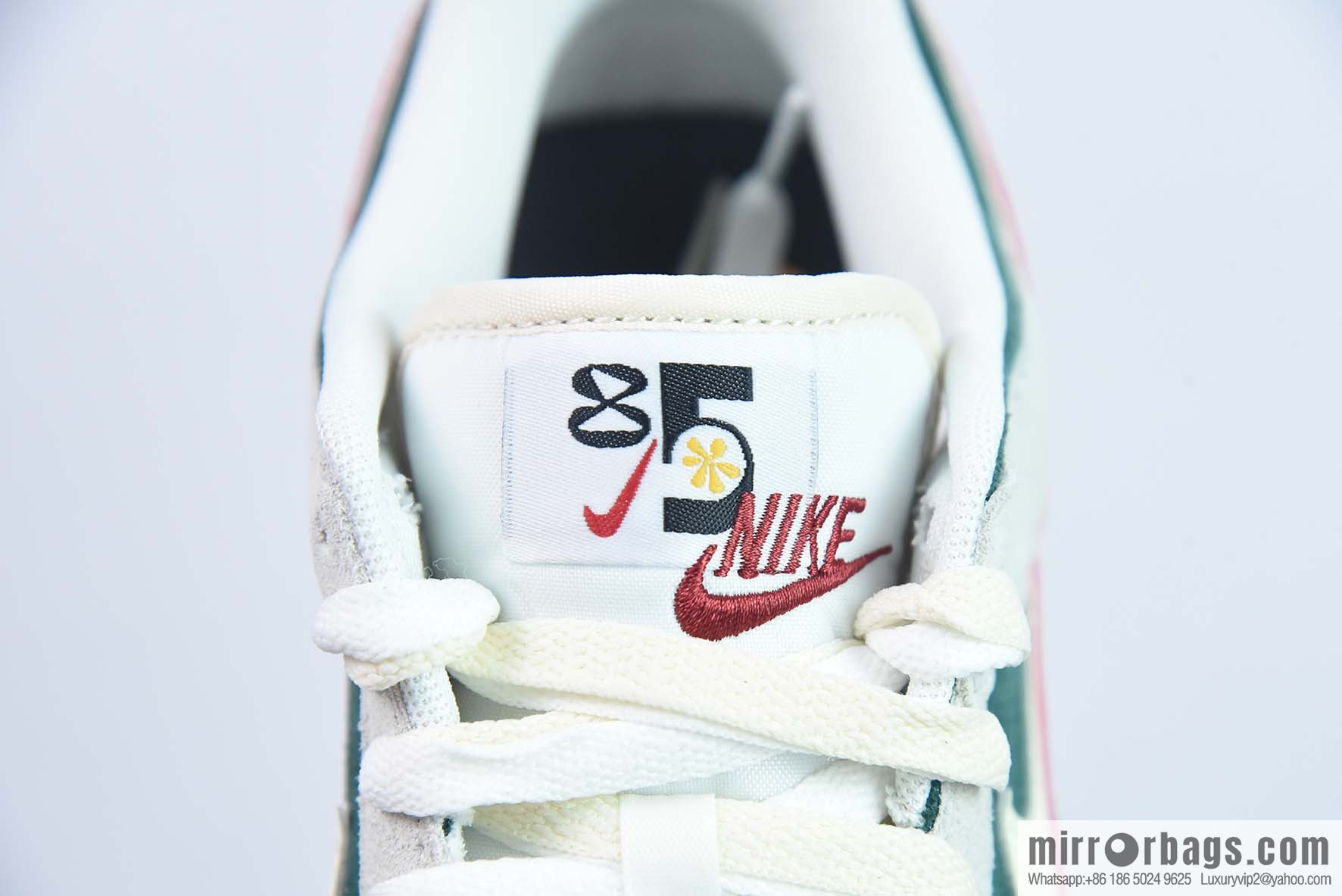 NIKE SB Dunk Low sports and leisure low-top board shoes, double hook, beige red and green, item number: DO9457-127