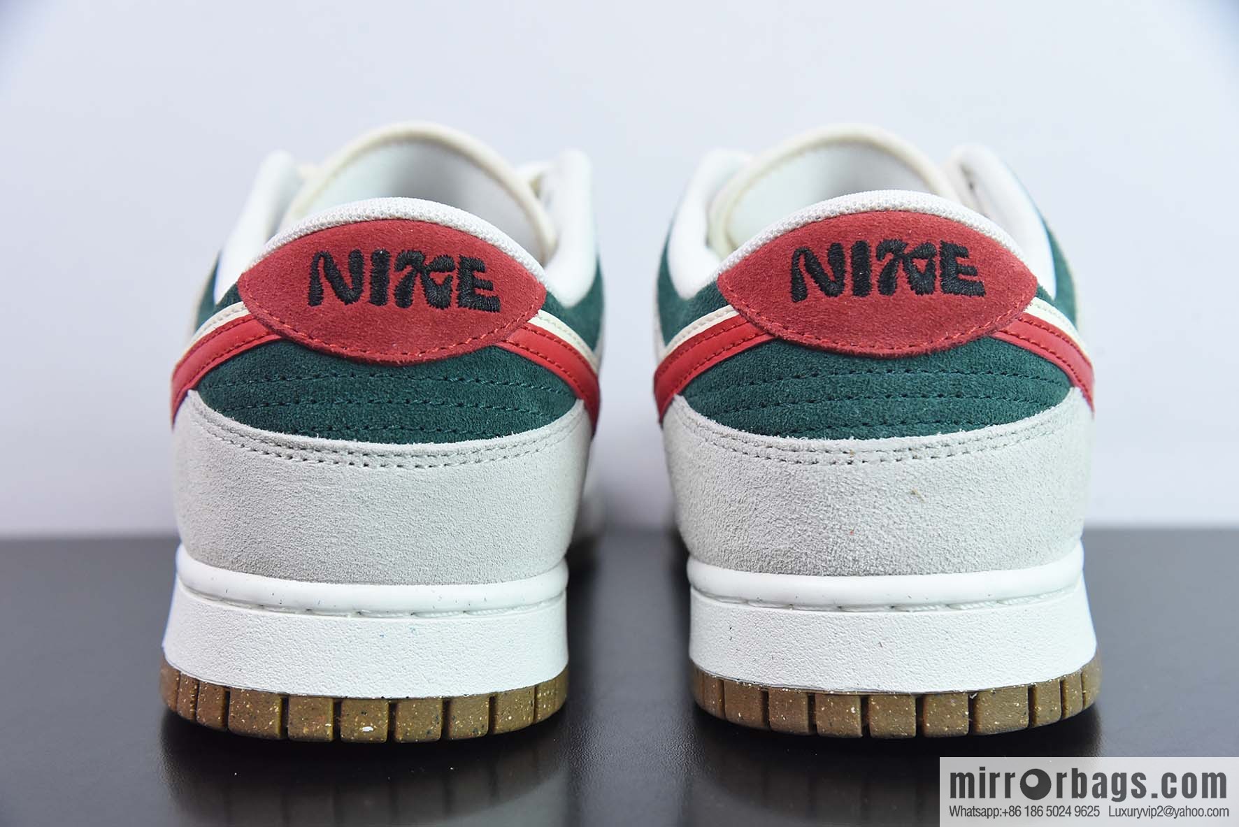 NIKE SB Dunk Low sports and leisure low-top board shoes, double hook, beige red and green, item number: DO9457-127