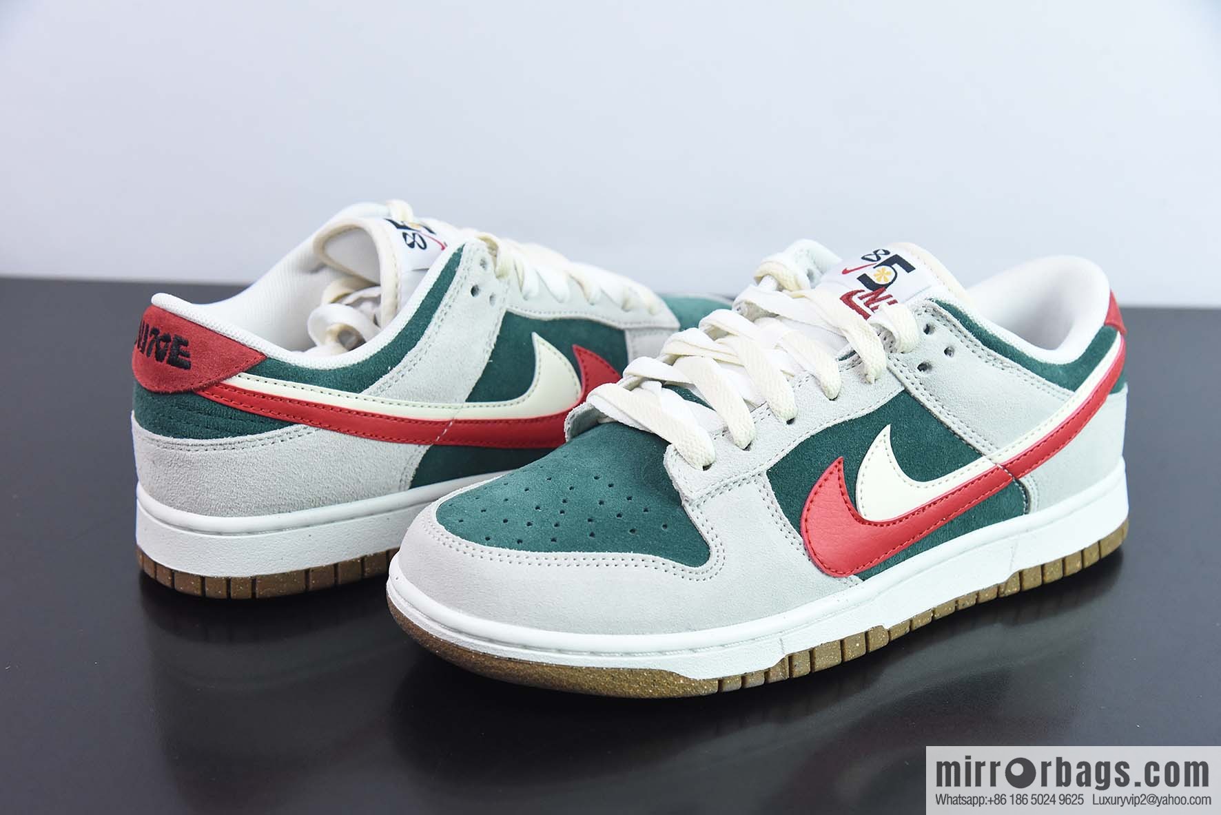 NIKE SB Dunk Low sports and leisure low-top board shoes, double hook, beige red and green, item number: DO9457-127