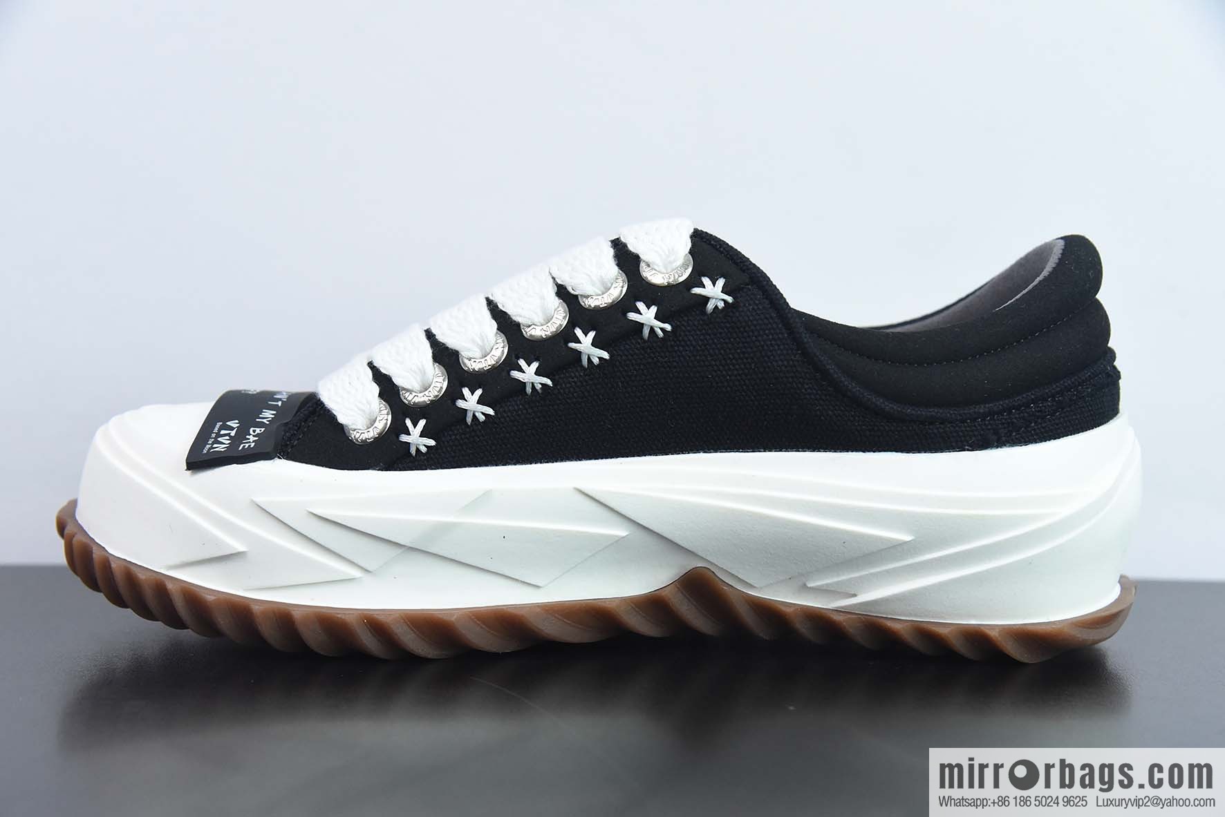 NUK50802250 VTVN 2023 spring and summer new bread shoes His & Hers casual sneakers