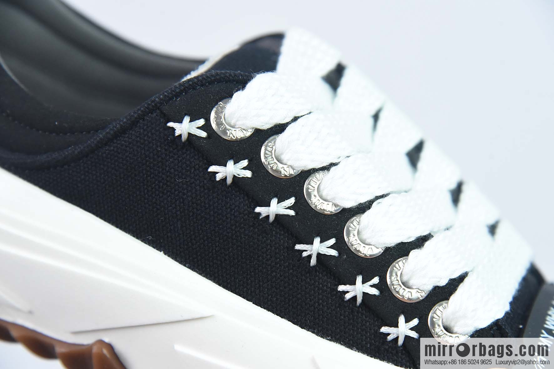 NUK50802250 VTVN 2023 spring and summer new bread shoes His & Hers casual sneakers
