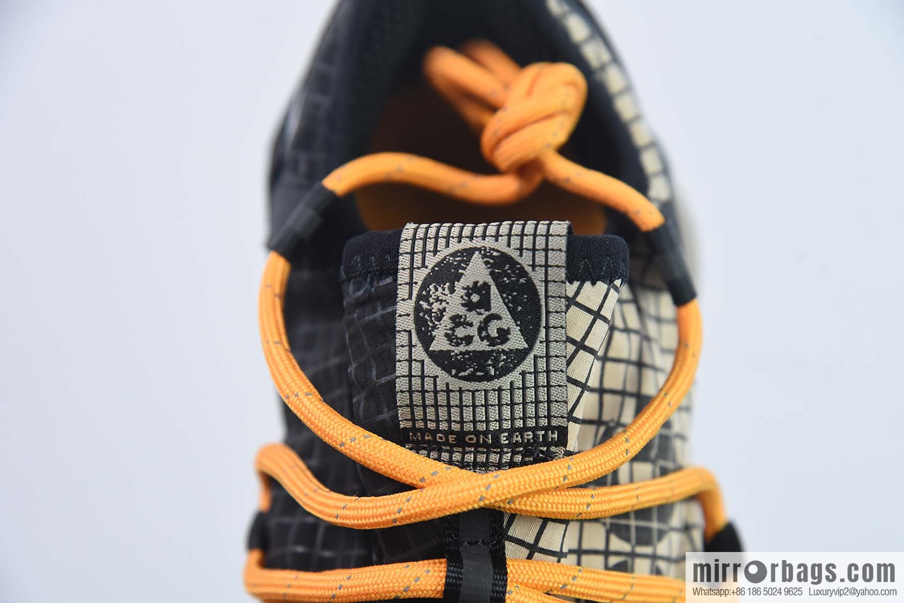 Nike ACG Mountain Flying Low GORE-TEX Outdoor Mountaineering sneakers/deserts, item number: CT2904-200