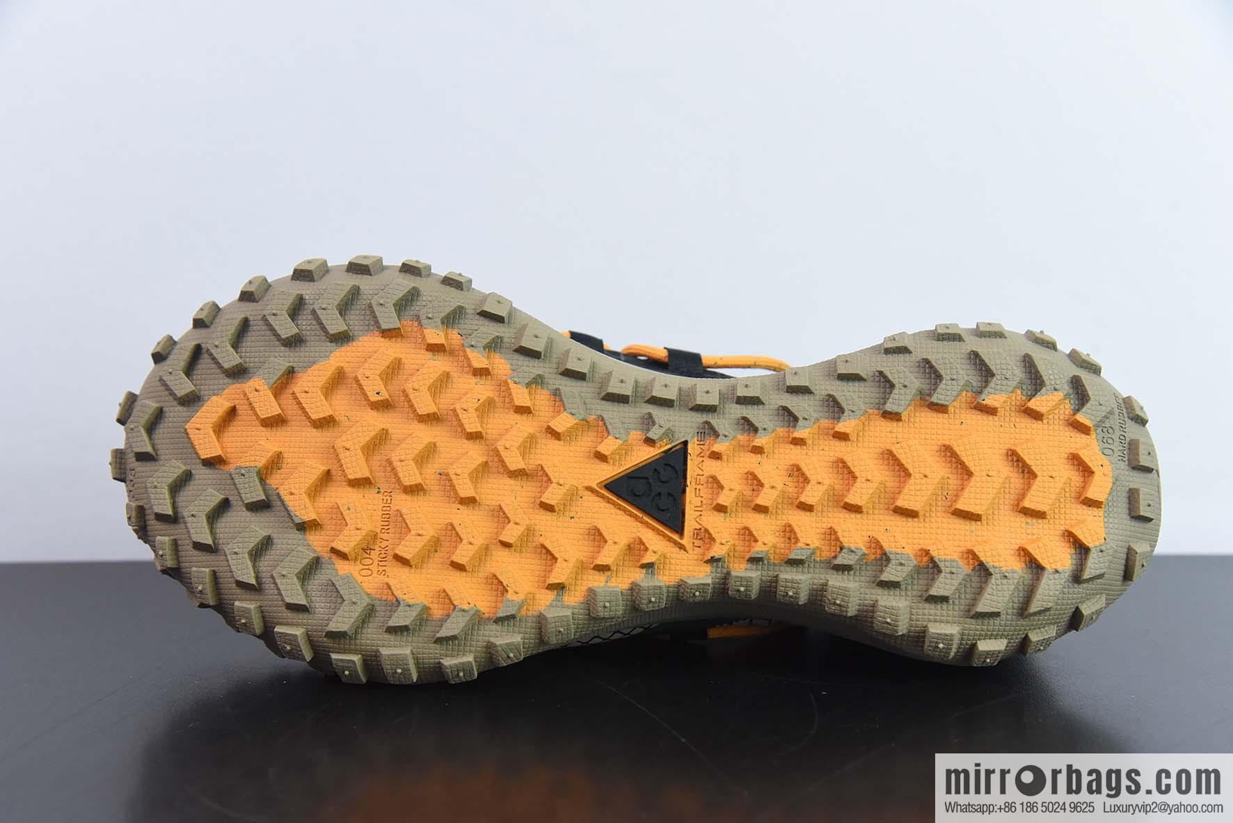 Nike ACG Mountain Flying Low GORE-TEX Outdoor Mountaineering sneakers/deserts, item number: CT2904-200