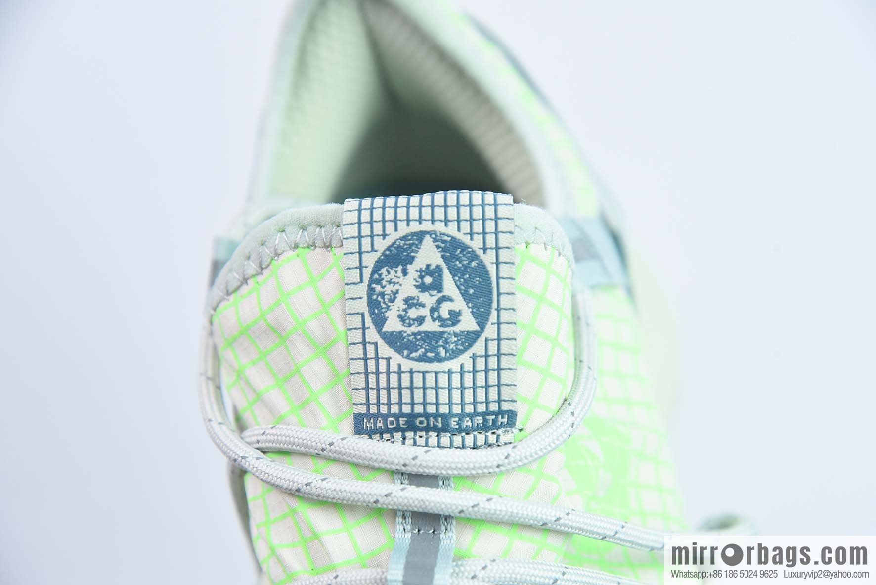 Nike ACG Mountain Flying Low GORE-TEX Outdoor hiking sneakers/neon green Part Number: DJ4030 001