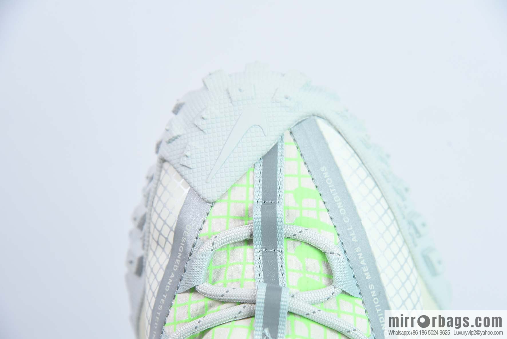Nike ACG Mountain Flying Low GORE-TEX Outdoor hiking sneakers/neon green Part Number: DJ4030 001