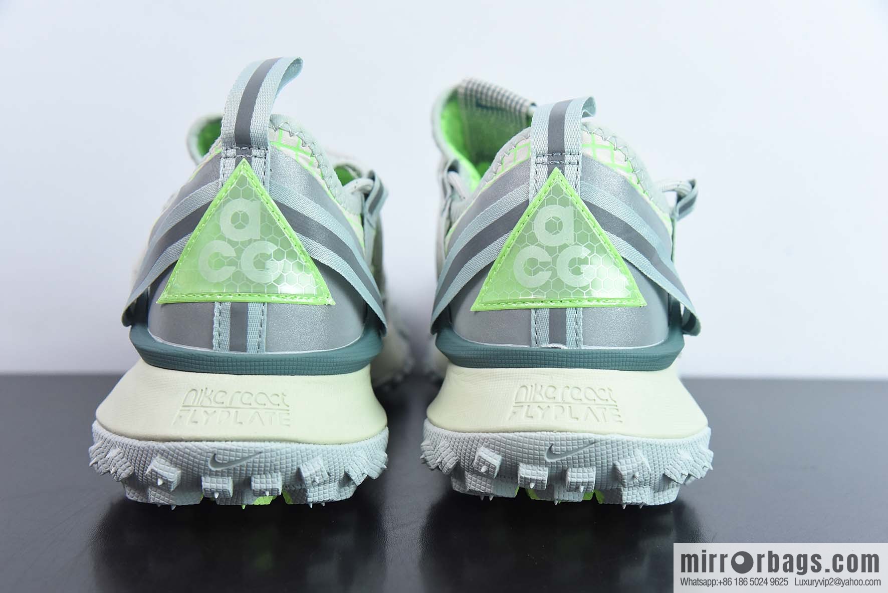 Nike ACG Mountain Flying Low GORE-TEX Outdoor hiking sneakers/neon green Part Number: DJ4030 001
