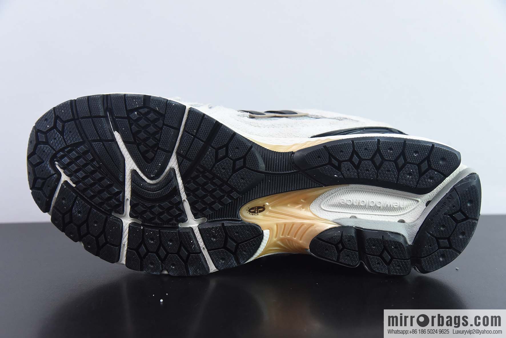 New Balance New Balance 1906 Vintage running shoes, white and black, item number: M1906DC
