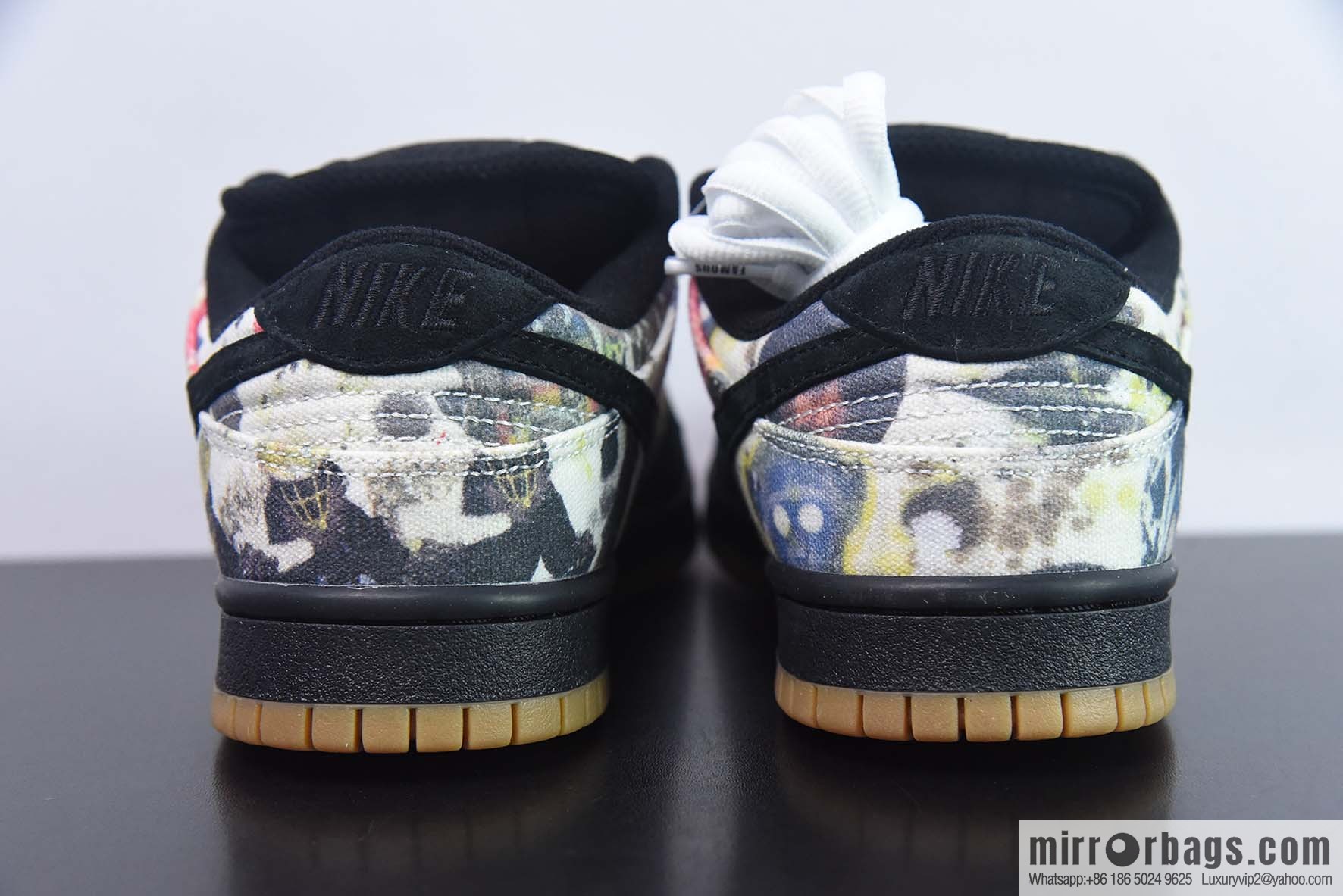 Supreme x NK SB Dunk Low joint black graffiti, item number FD8778-001