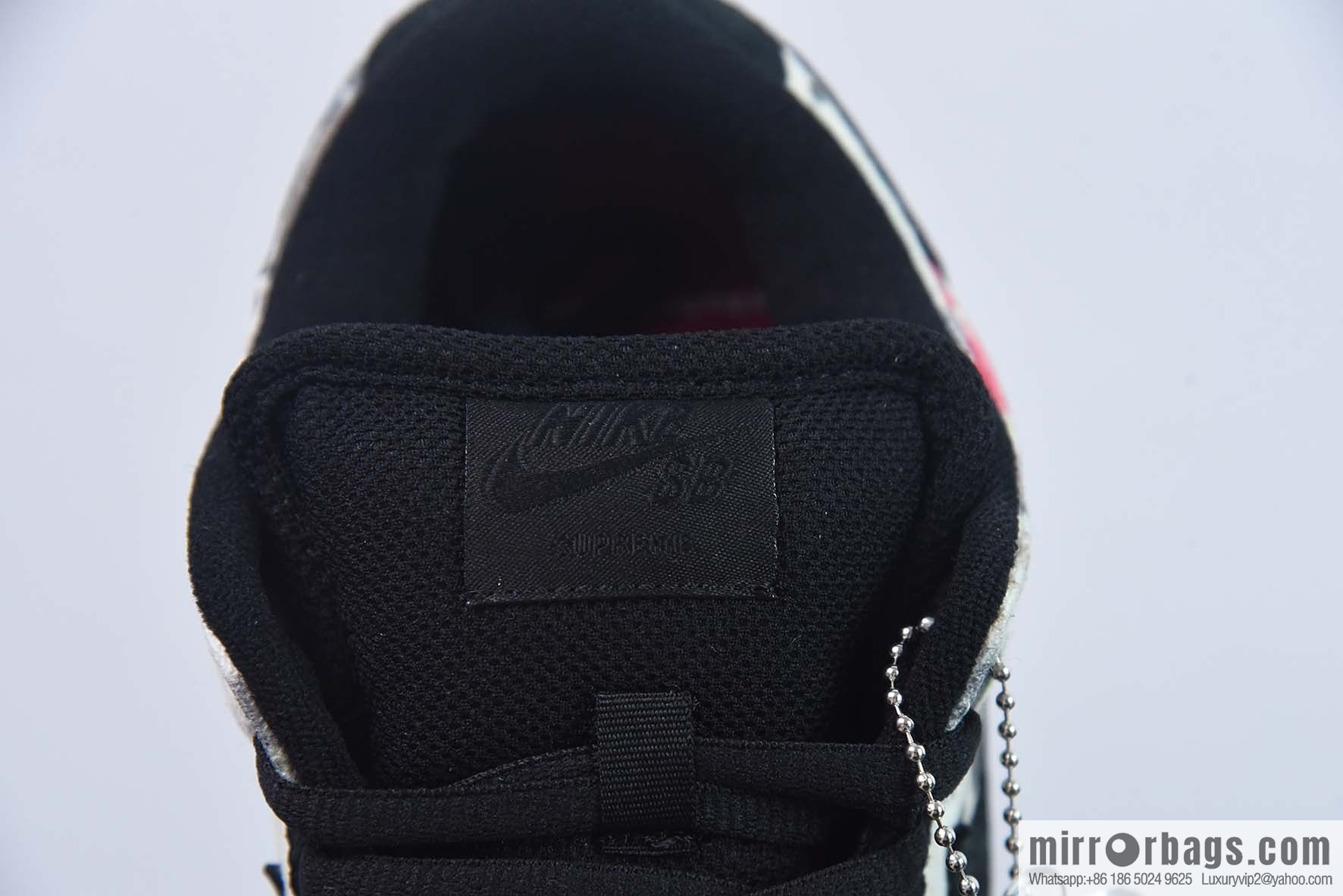 Supreme x NK SB Dunk Low joint black graffiti, item number FD8778-001