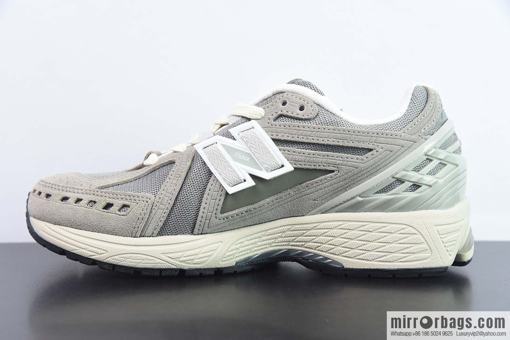 New Balance M1906RL Vintage running shoes/light brown gray