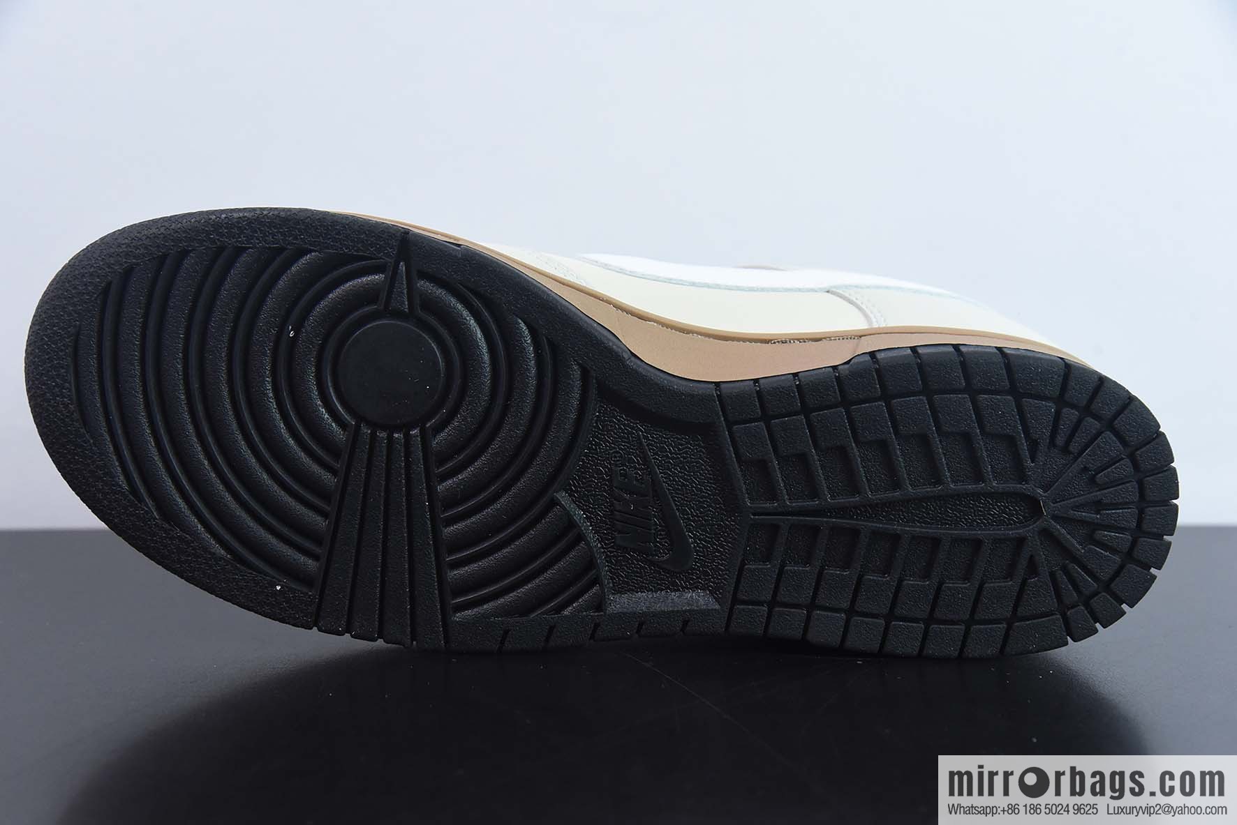 NIKE SB Dunk Low sports and leisure low-top board shoes, Oyo Keyang, suede, beige, item number: DD5896-020