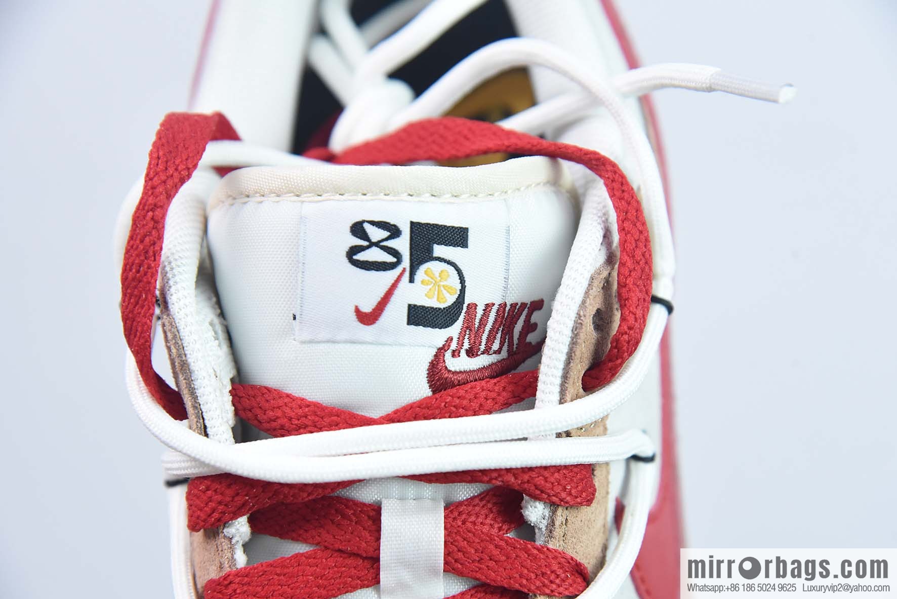 Dunk se white, brown and red SB low-top board shoes, straps, item number: D09457-130