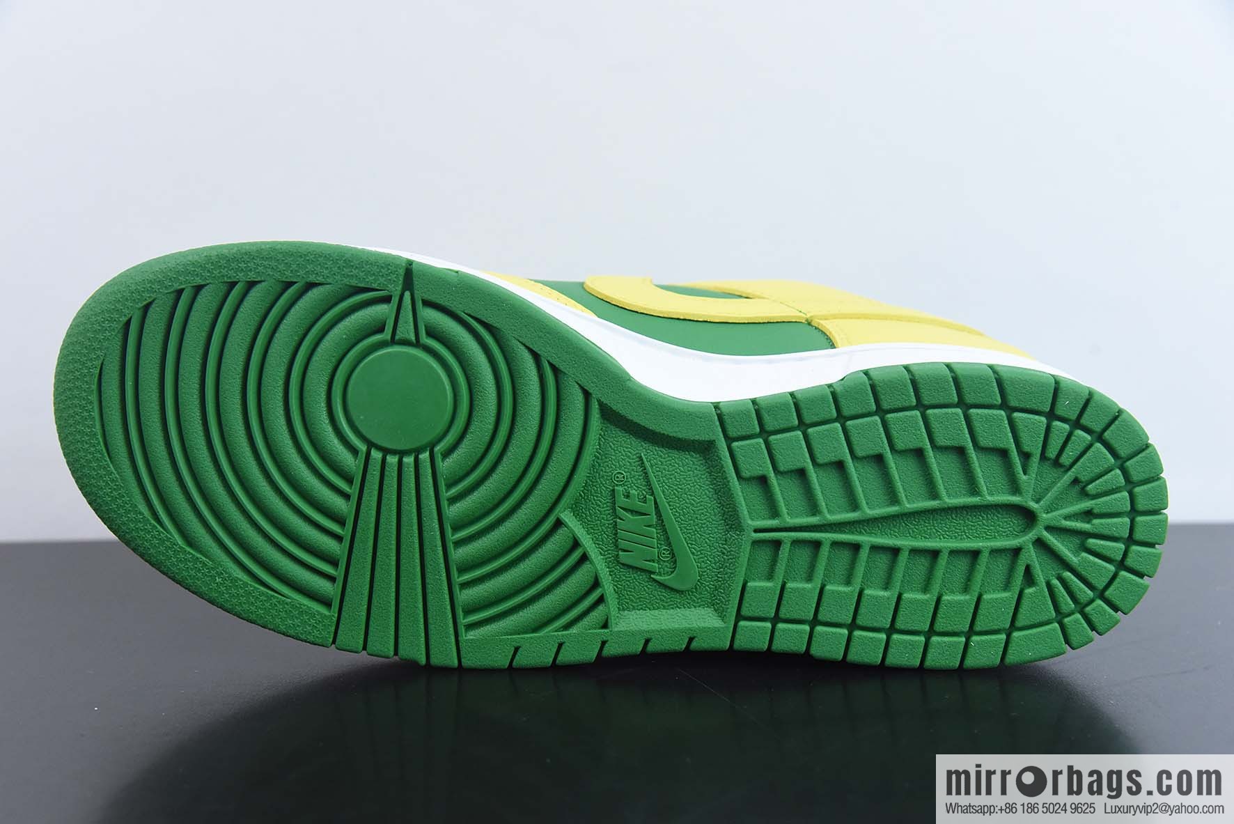 Nike Dunk Low Reverse Brazil low-top sneakers item number: DV0833-300