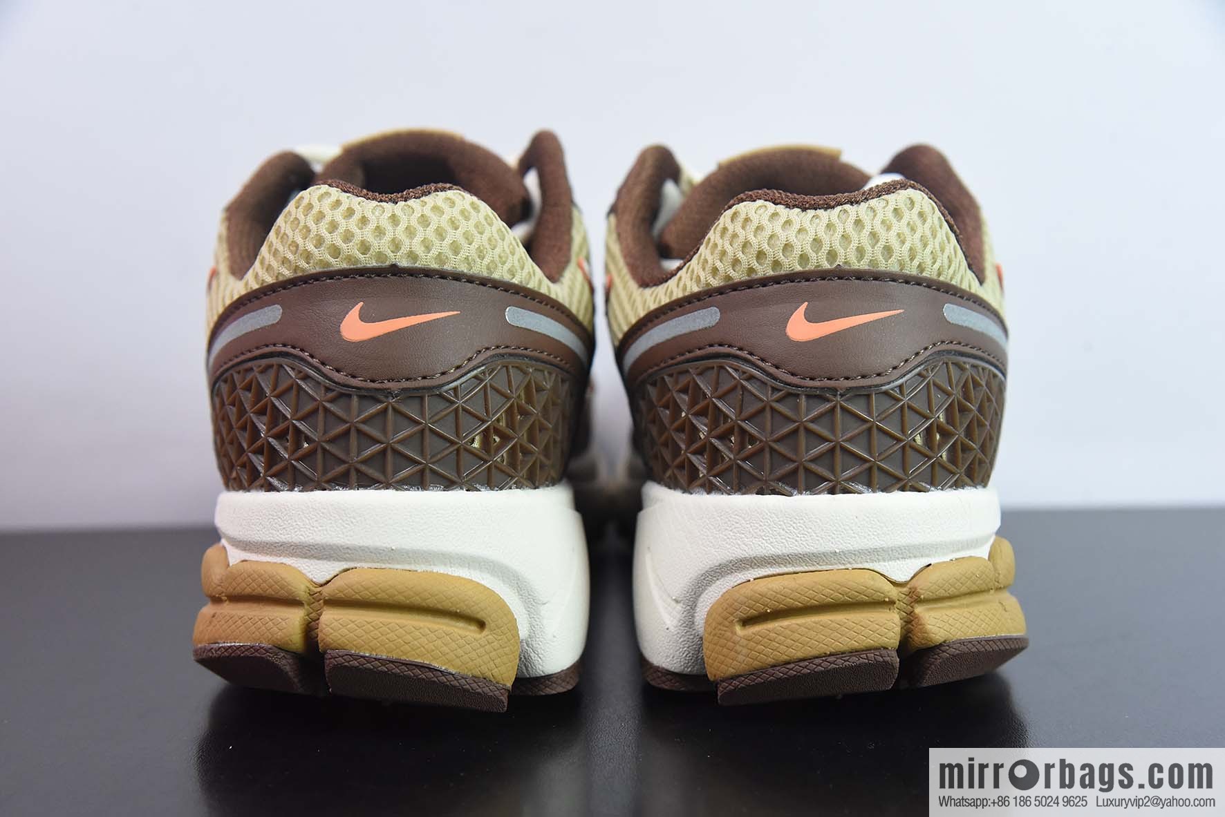 NK Zoom Vomero 5 Classic Vintage sneakers Part Number: FB9149 700