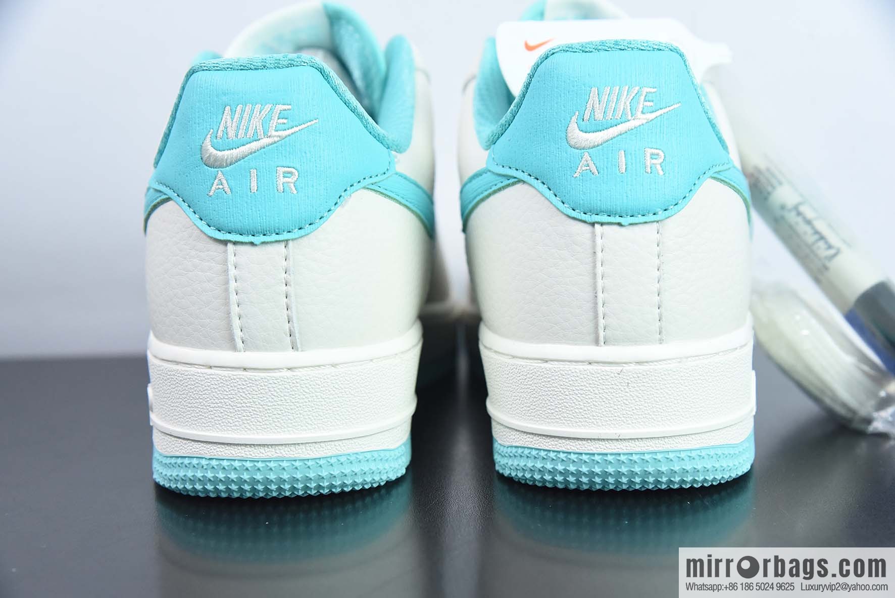 Air Force 1 '07 Low Air Force One Tiffany & Co. White and blue sneakers Item number: TP0096 255
