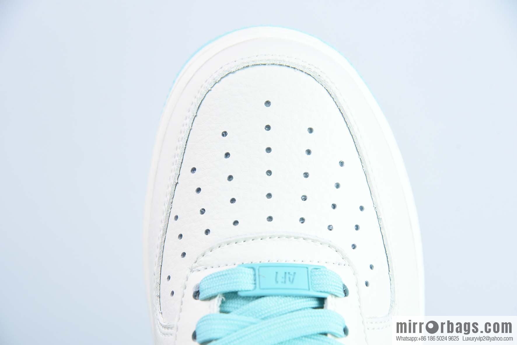 Air Force 1 '07 Low Air Force One Tiffany & Co. White and blue sneakers Item number: TP0096 255
