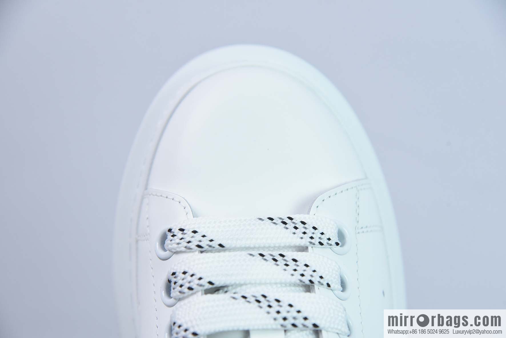 Alexander McQueen/Alexander McQueen, white shoes with thick soles