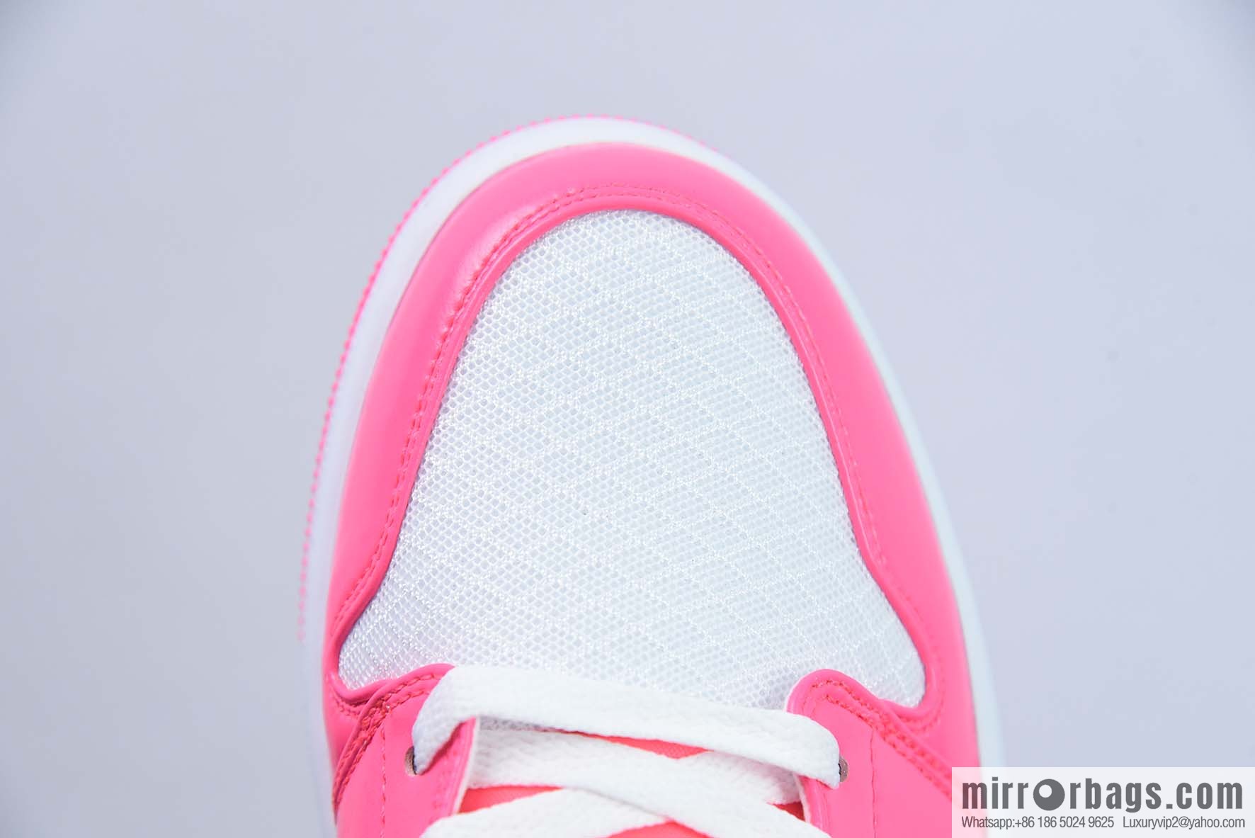 Air Jordan 1 Mid AJ1 Jordan 1st generation middle help basketball shoes/white powder, pink 2023 latest sale, item number: 555112-611