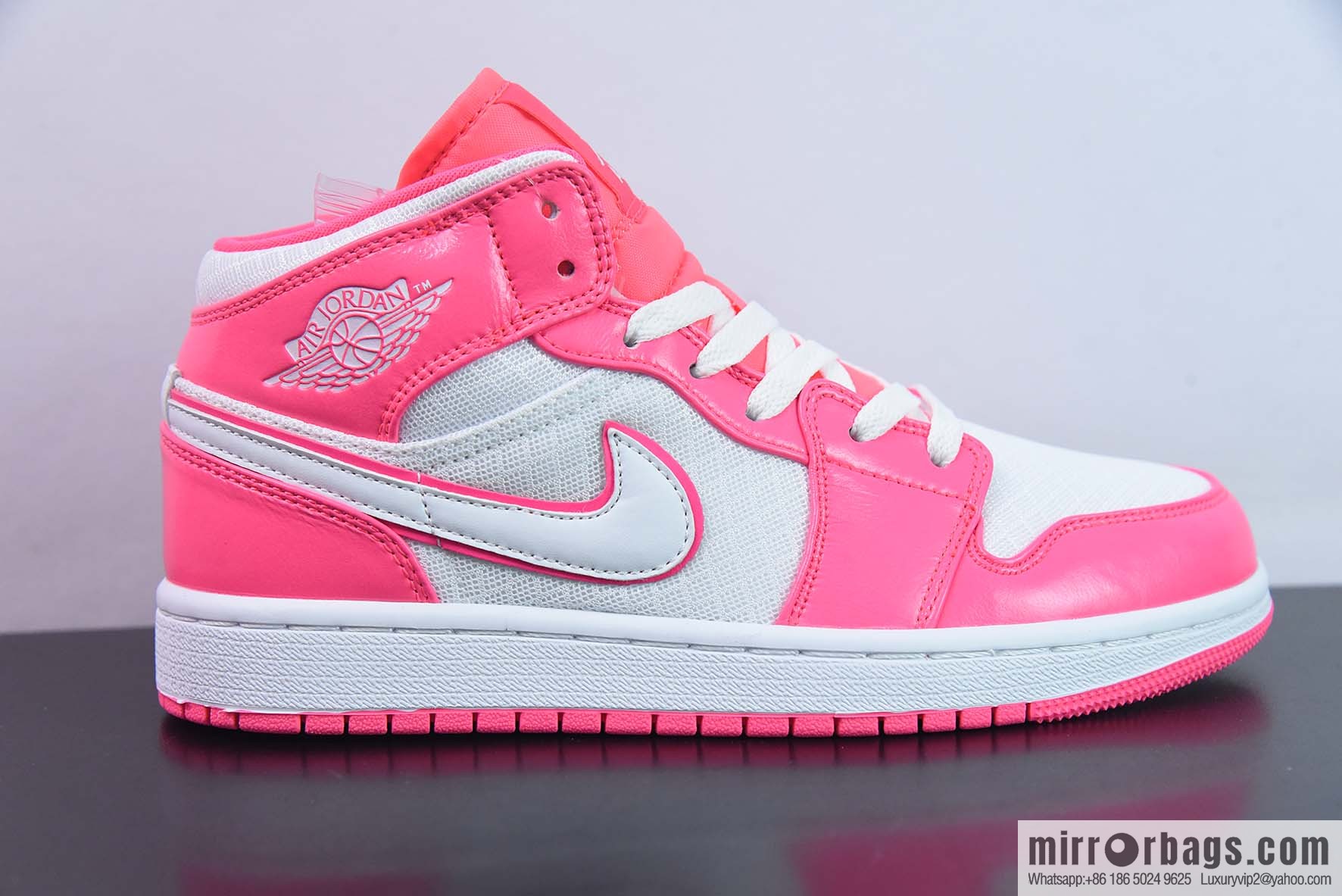 Air Jordan 1 Mid AJ1 Jordan 1st generation middle help basketball shoes/white powder, pink 2023 latest sale, item number: 555112-611