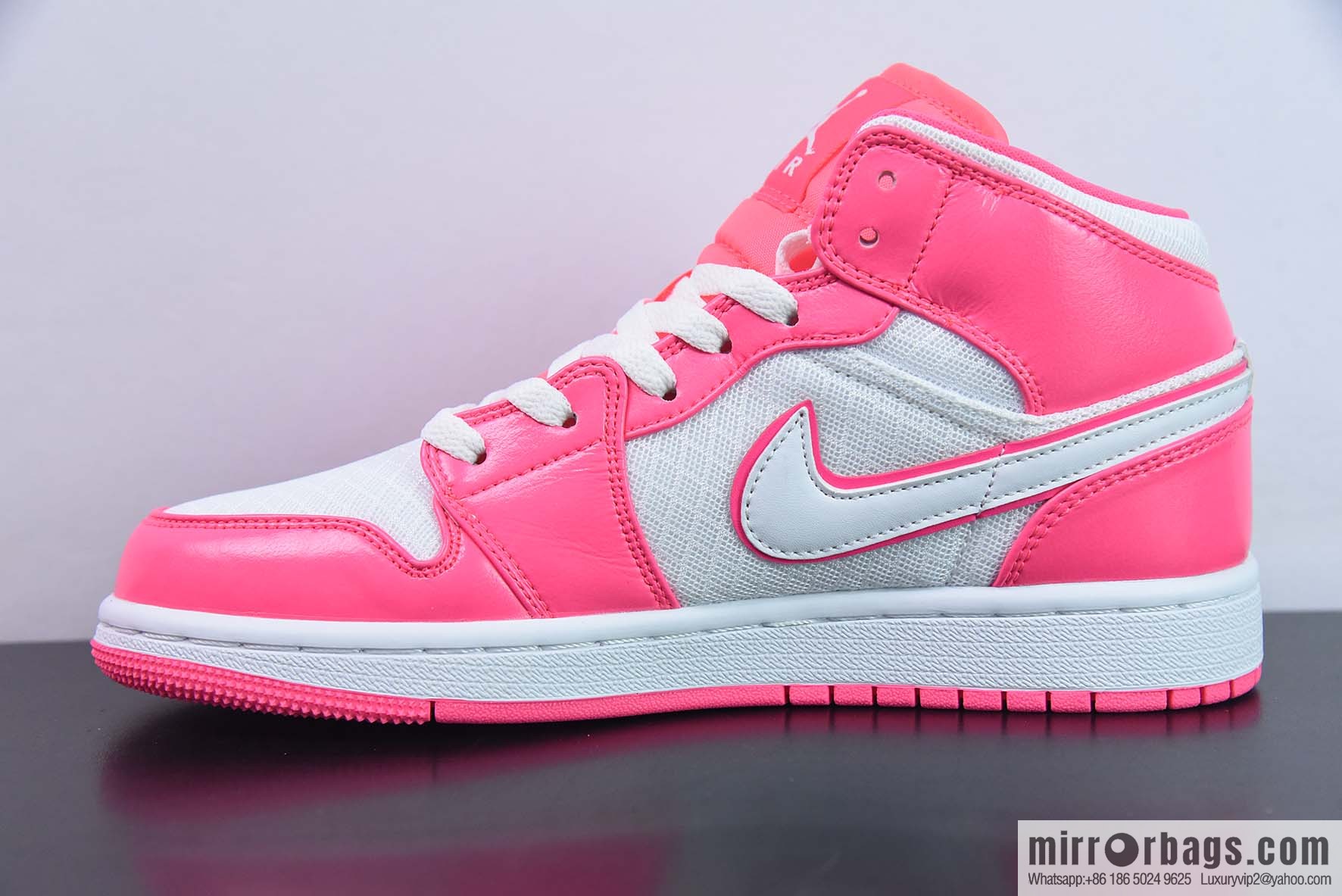 Air Jordan 1 Mid AJ1 Jordan 1st generation middle help basketball shoes/white powder, pink 2023 latest sale, item number: 555112-611