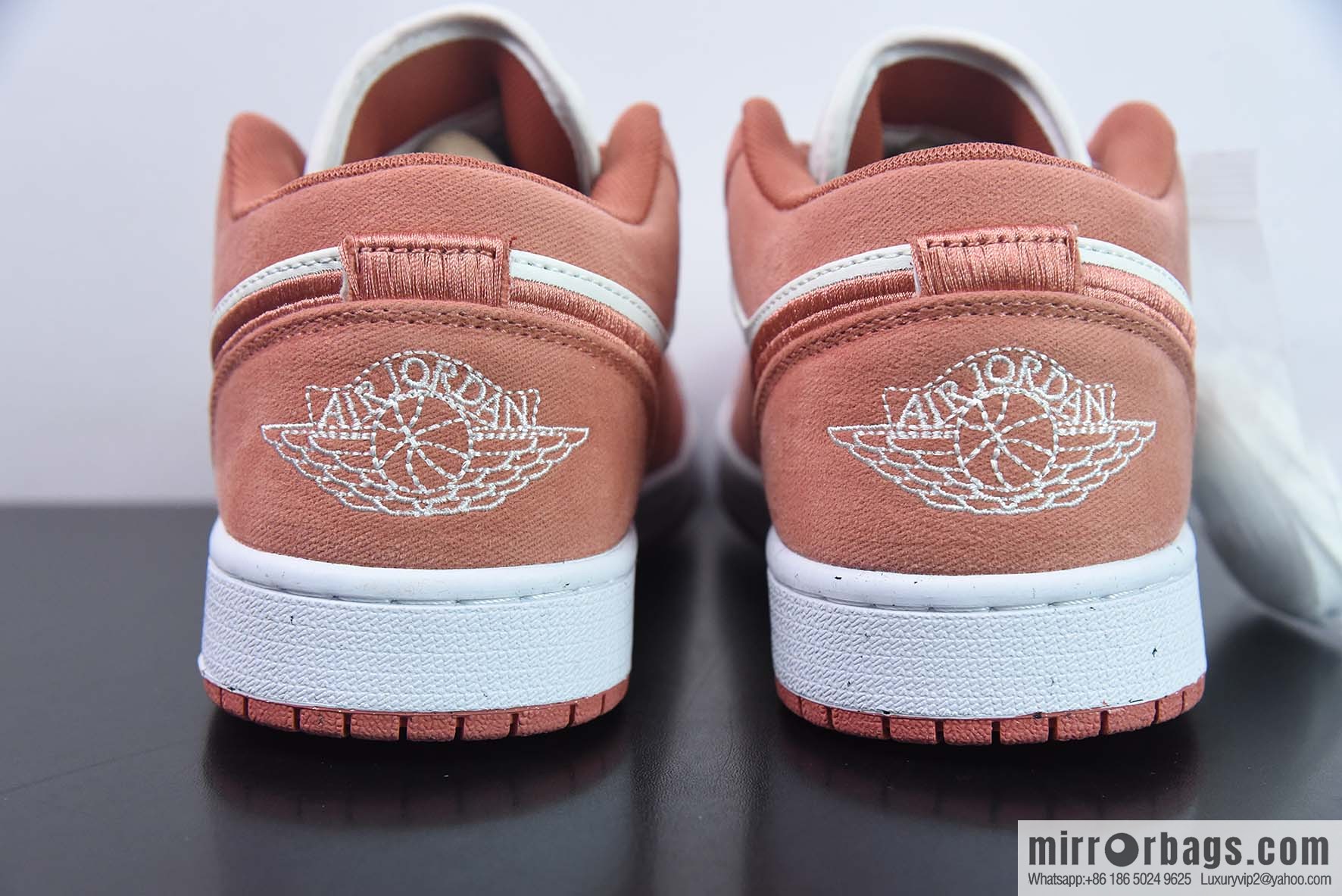Air Jordan 1 low AJ1 Jordan 1 generation low-top basketball shoes/white powder embroidery 2023 new sale, item number: FN3722-801