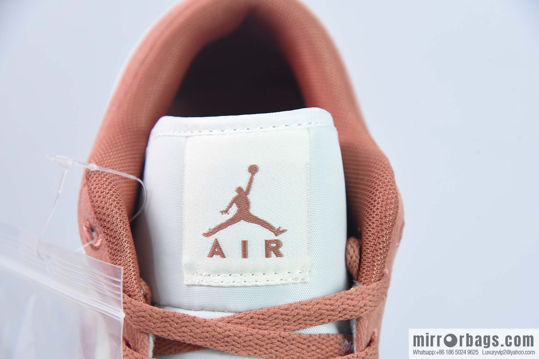 Air Jordan 1 low AJ1 Jordan 1 generation low-top basketball shoes/white powder embroidery 2023 new sale, item number: FN3722-801