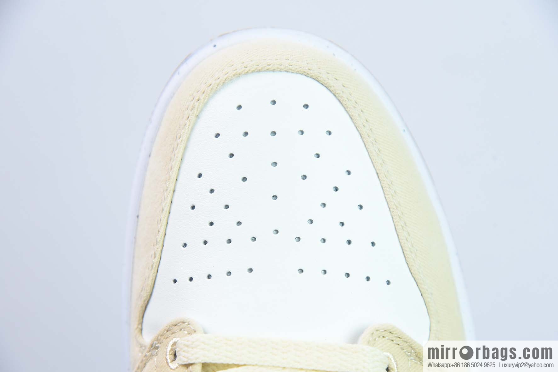 Air Jordan 1 Low AJ1 Jordan 1 generation low-top basketball shoes/white and yellow embroidery 2023 new sale, item number: FN3722-701