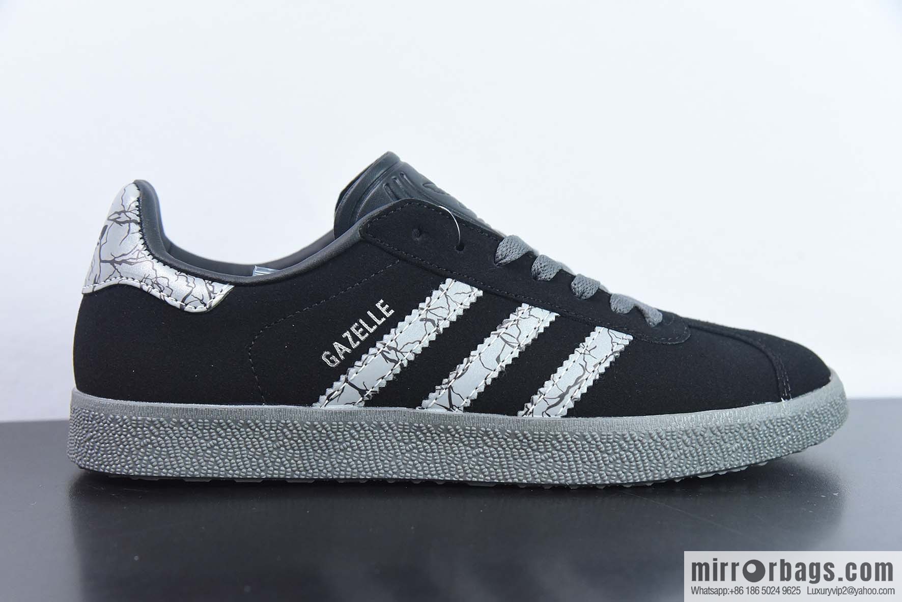 Adidas Originals Gazelle Glazing Antelope Series Classic Board Shoes GAZELLE Clover, Printed Pattern, Item Number: GZ2753