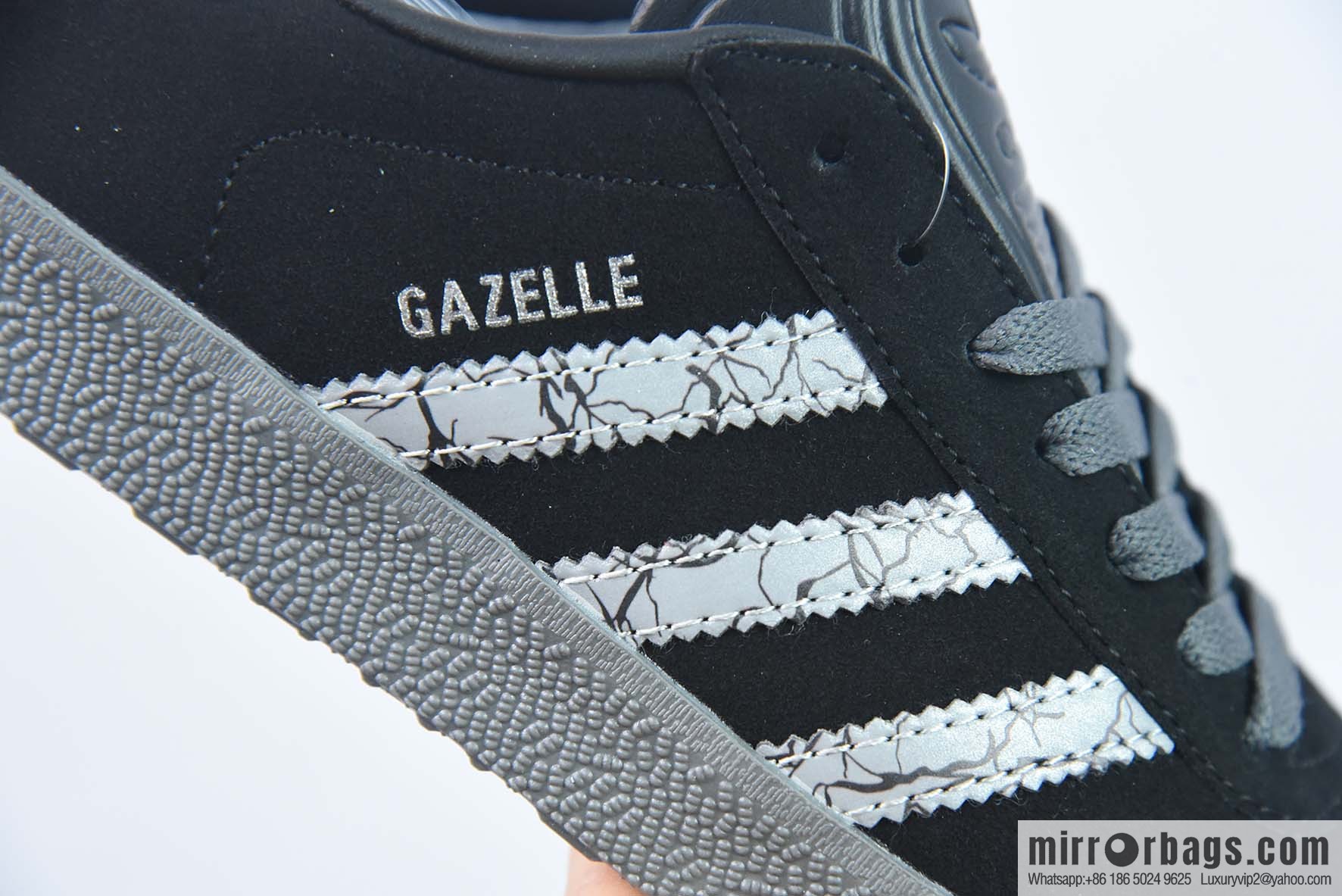 Adidas Originals Gazelle Glazing Antelope Series Classic Board Shoes GAZELLE Clover, Printed Pattern, Item Number: GZ2753