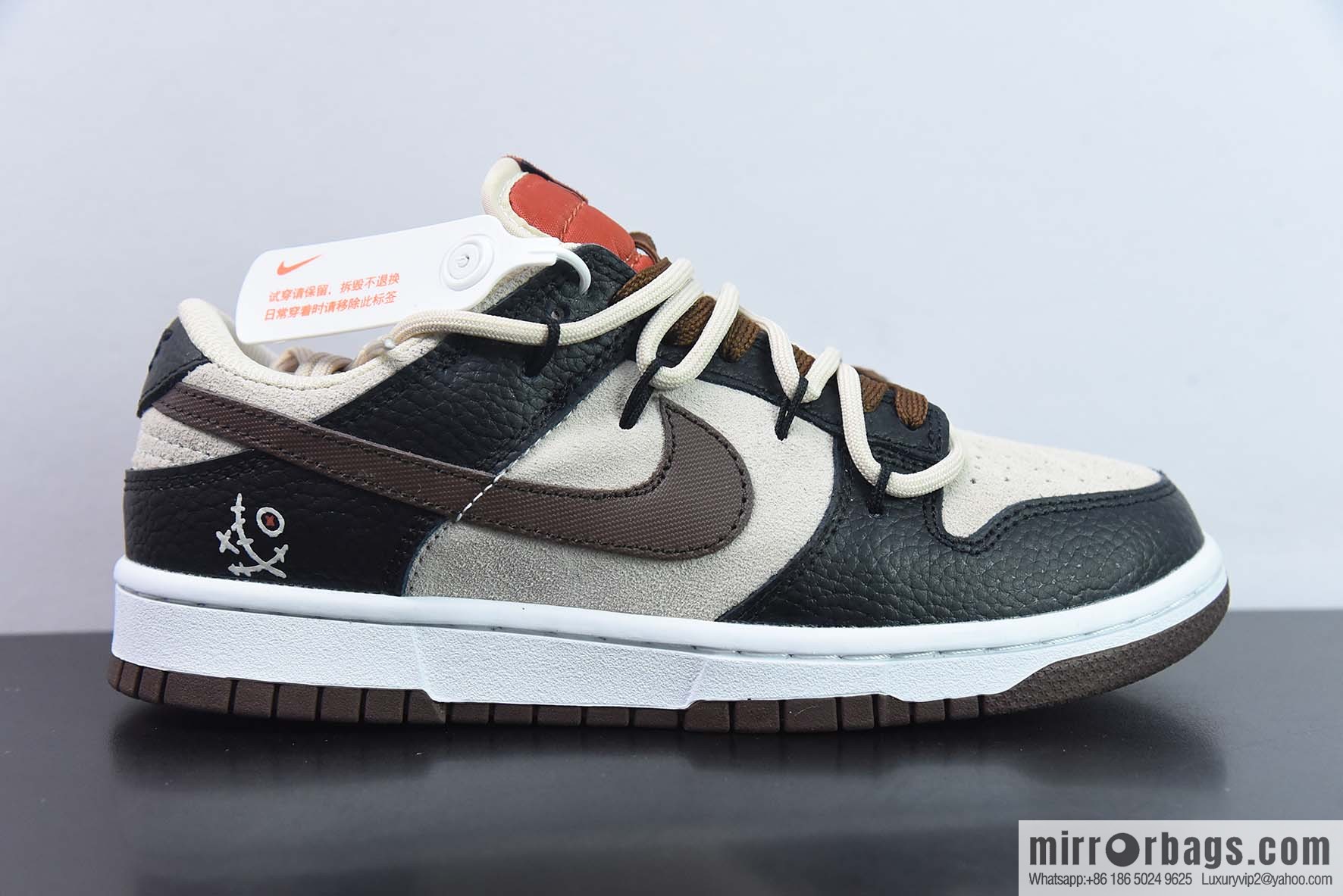 Nike Dunk Low SB low-top skate shoes/gray-black suede, straps, custom version