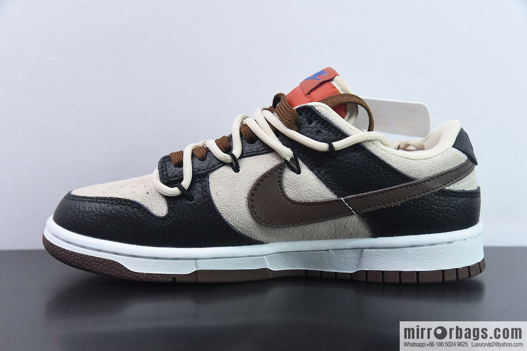 Nike Dunk Low SB low-top skate shoes/gray-black suede, straps, custom version