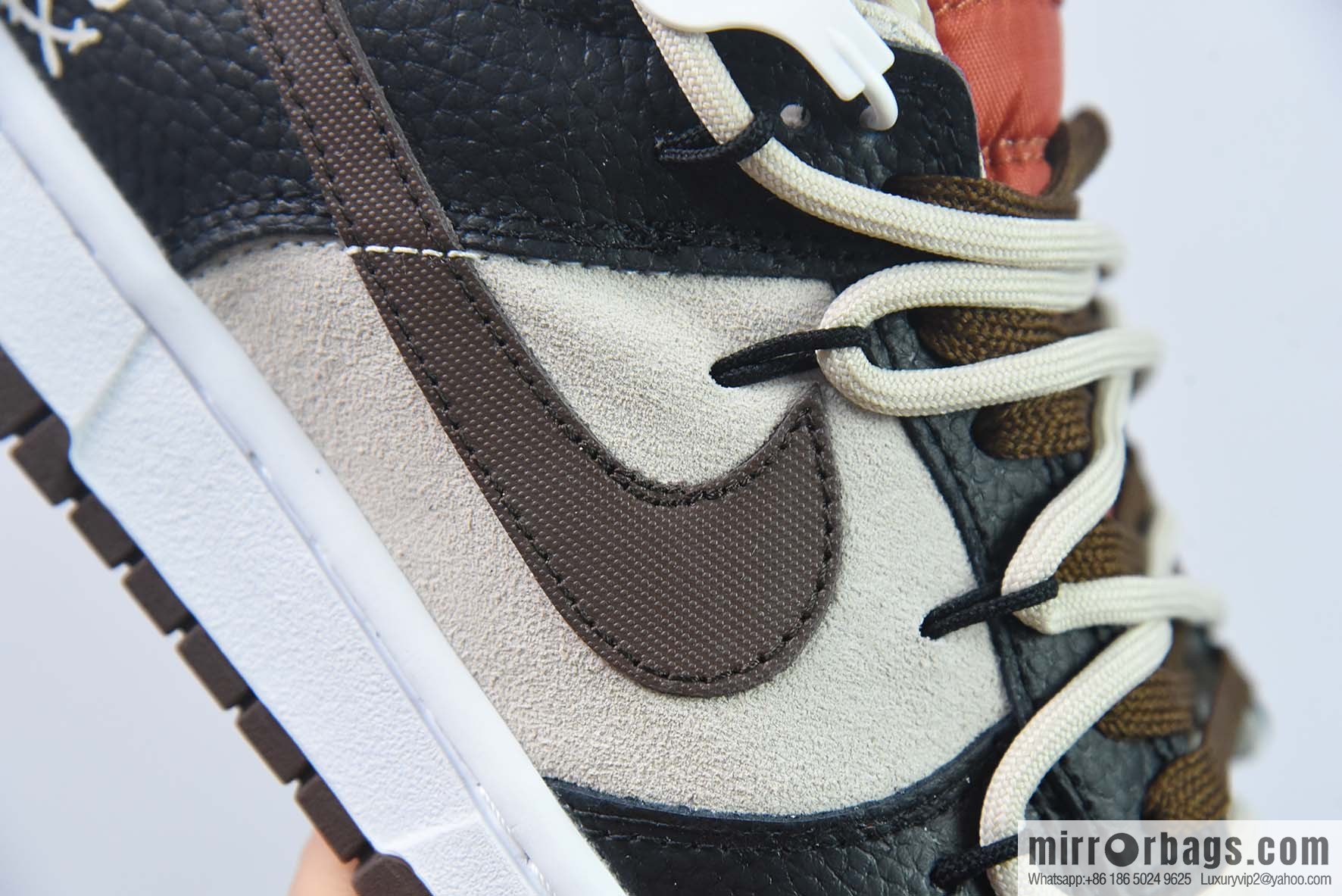 Nike Dunk Low SB low-top skate shoes/gray-black suede, straps, custom version
