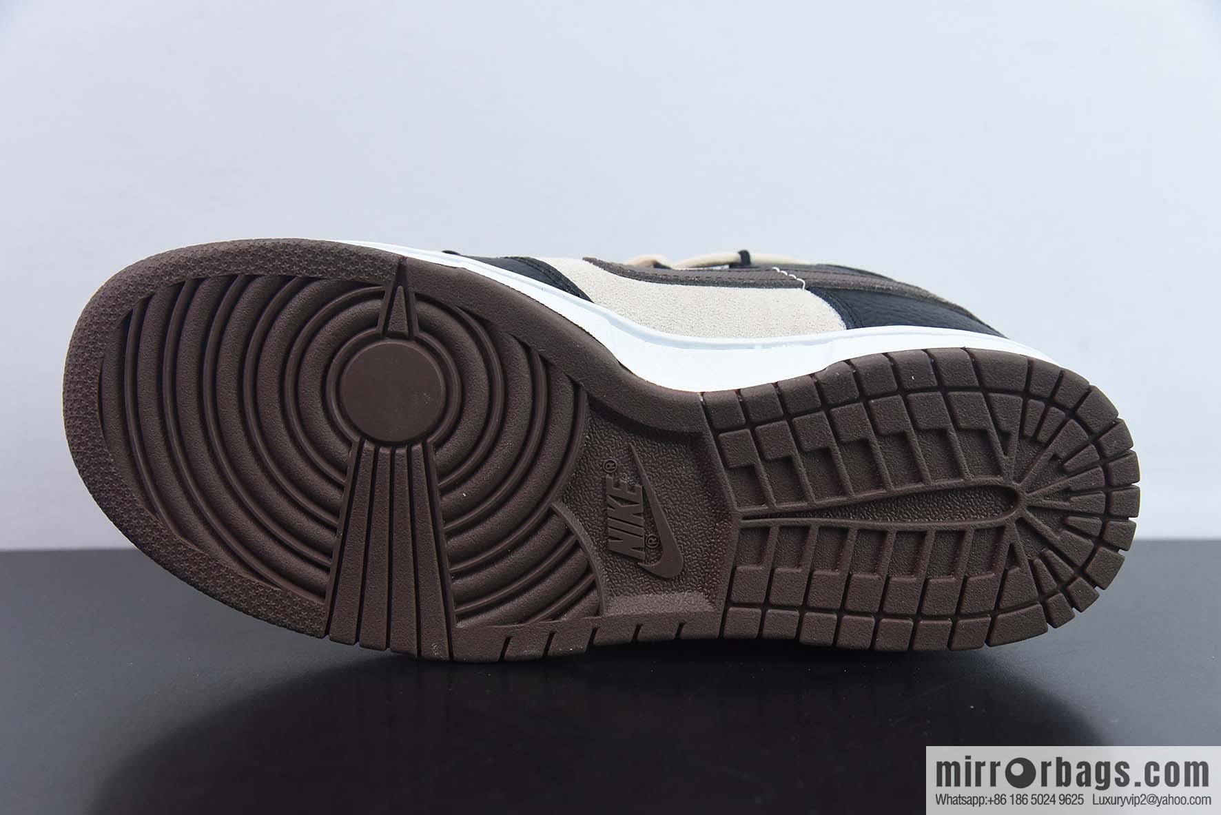 Nike Dunk Low SB low-top skate shoes/gray-black suede, straps, custom version