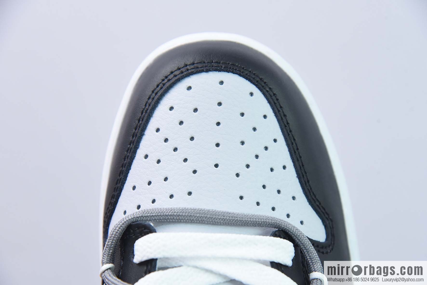 Nike Dunk Low SB low-top skate shoes/white gray black, straps, customized version