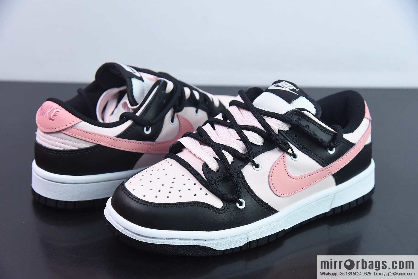 Nike Dunk Low SB low-top skate shoes/white and black powder, straps, customized version