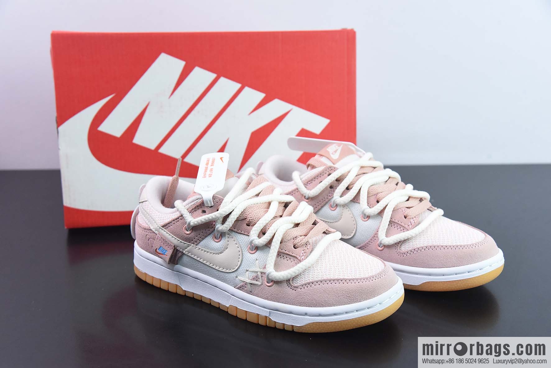 Nike Dunk Low SB low-top skate shoes/teddy bear white powder strap