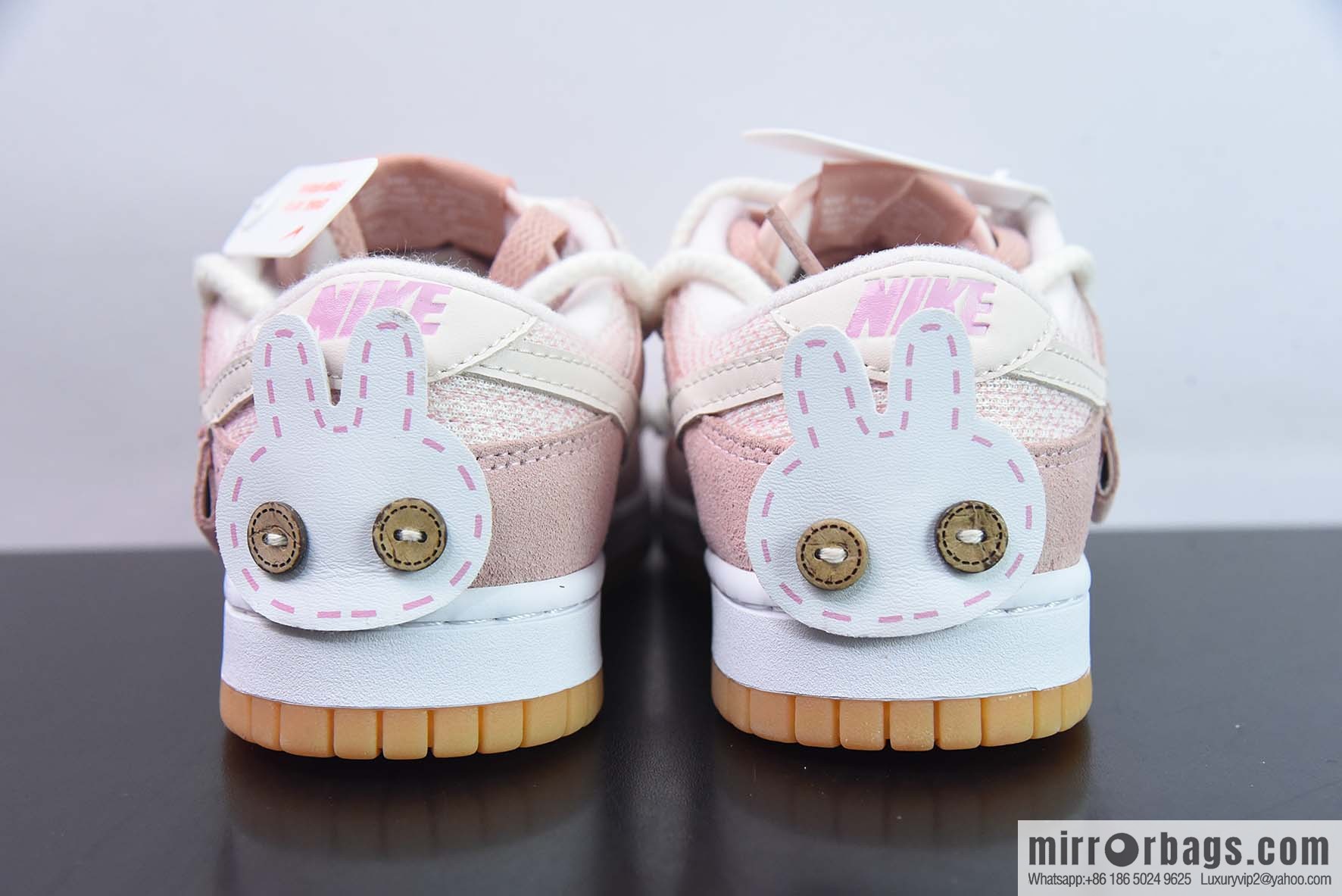 Nike Dunk Low SB low-top skate shoes/teddy bear white powder strap