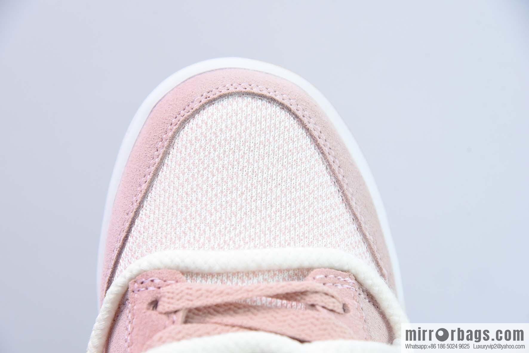 Nike Dunk Low SB low-top skate shoes/teddy bear white powder strap