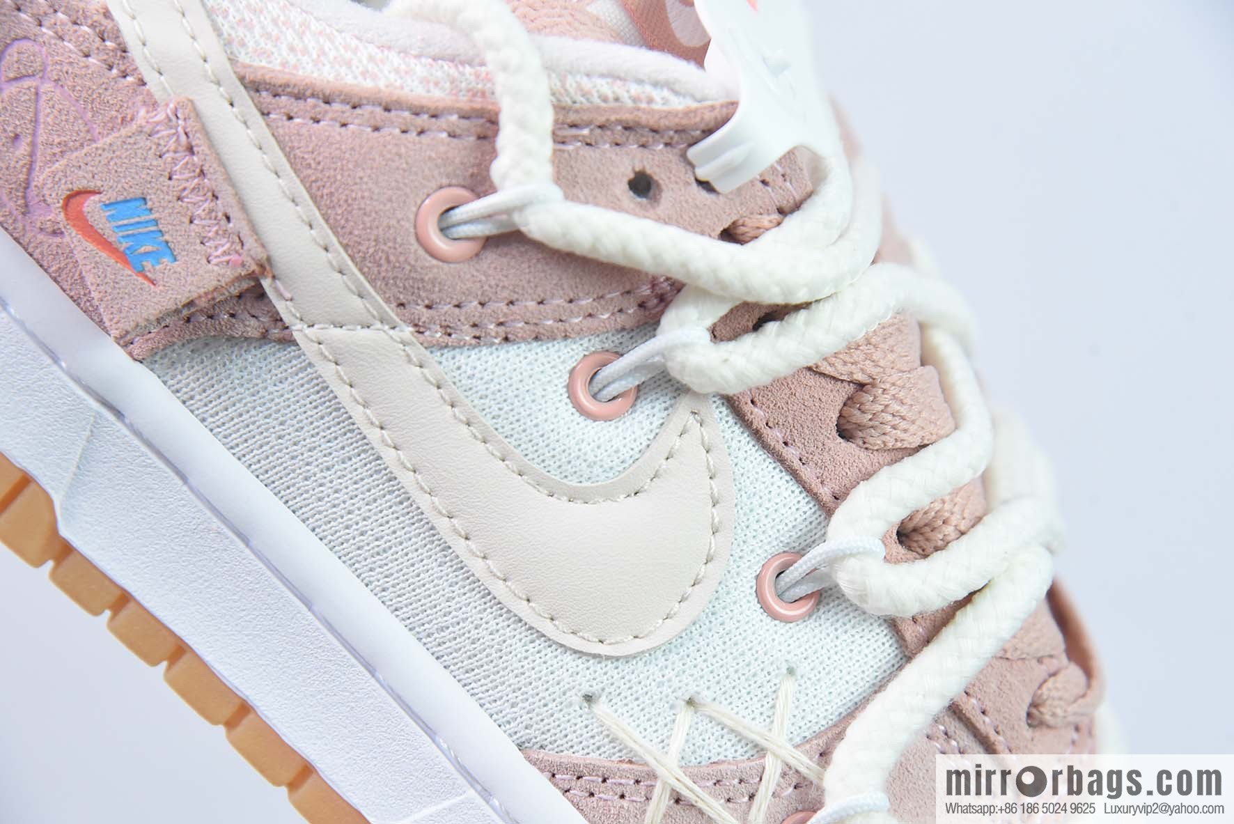 Nike Dunk Low SB low-top skate shoes/teddy bear white powder strap
