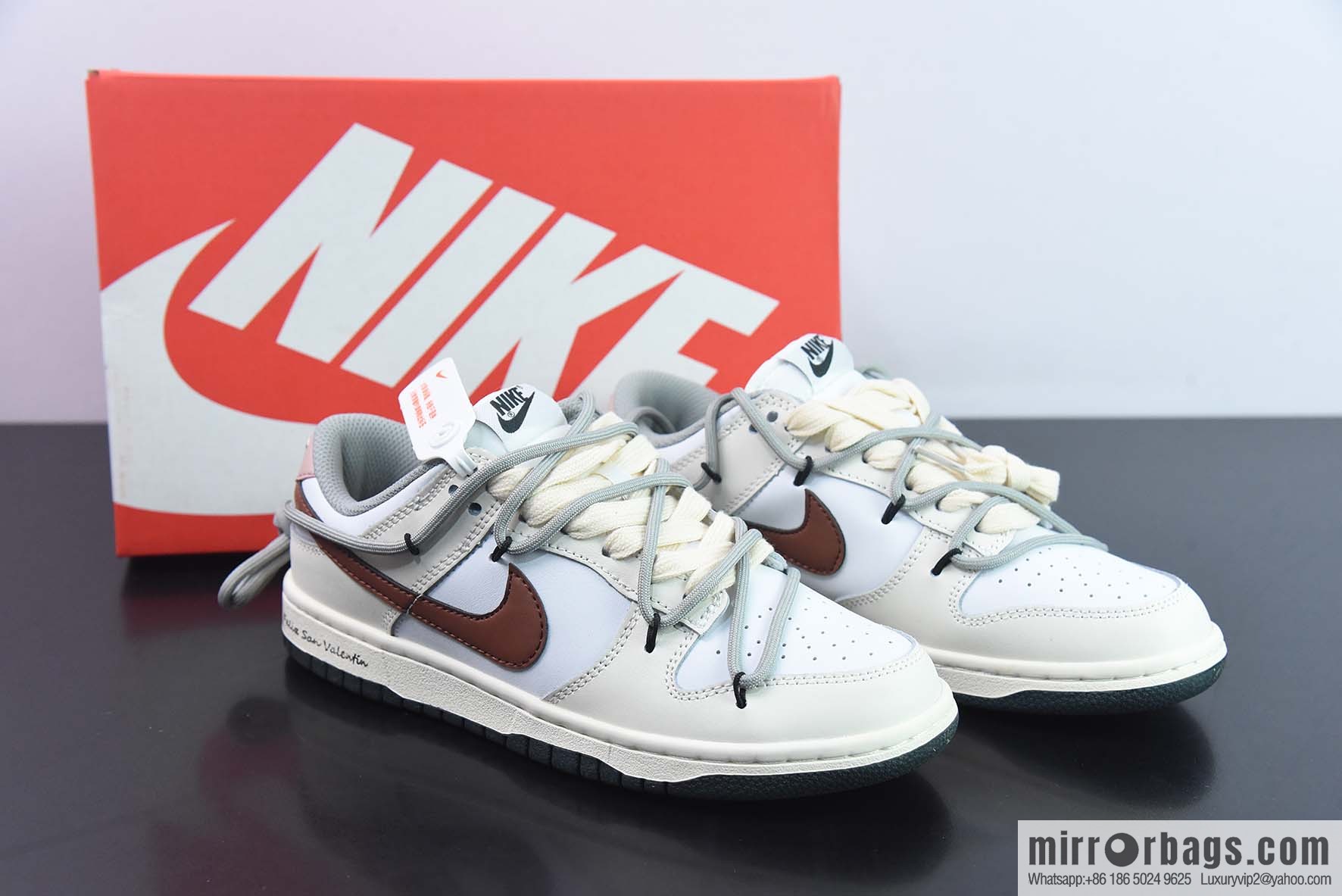 Nike Dunk Low SB low-top skate shoes/beige graffiti, custom version