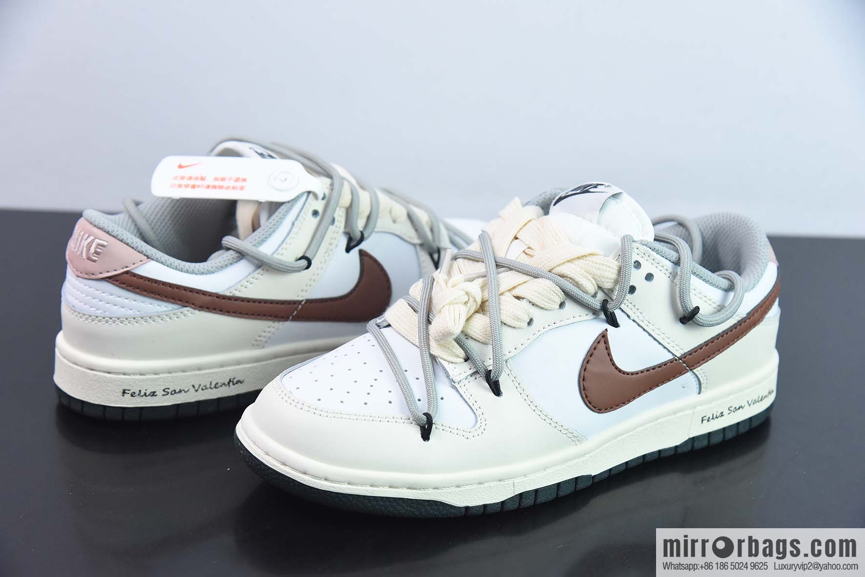 Nike Dunk Low SB low-top skate shoes/beige graffiti, custom version
