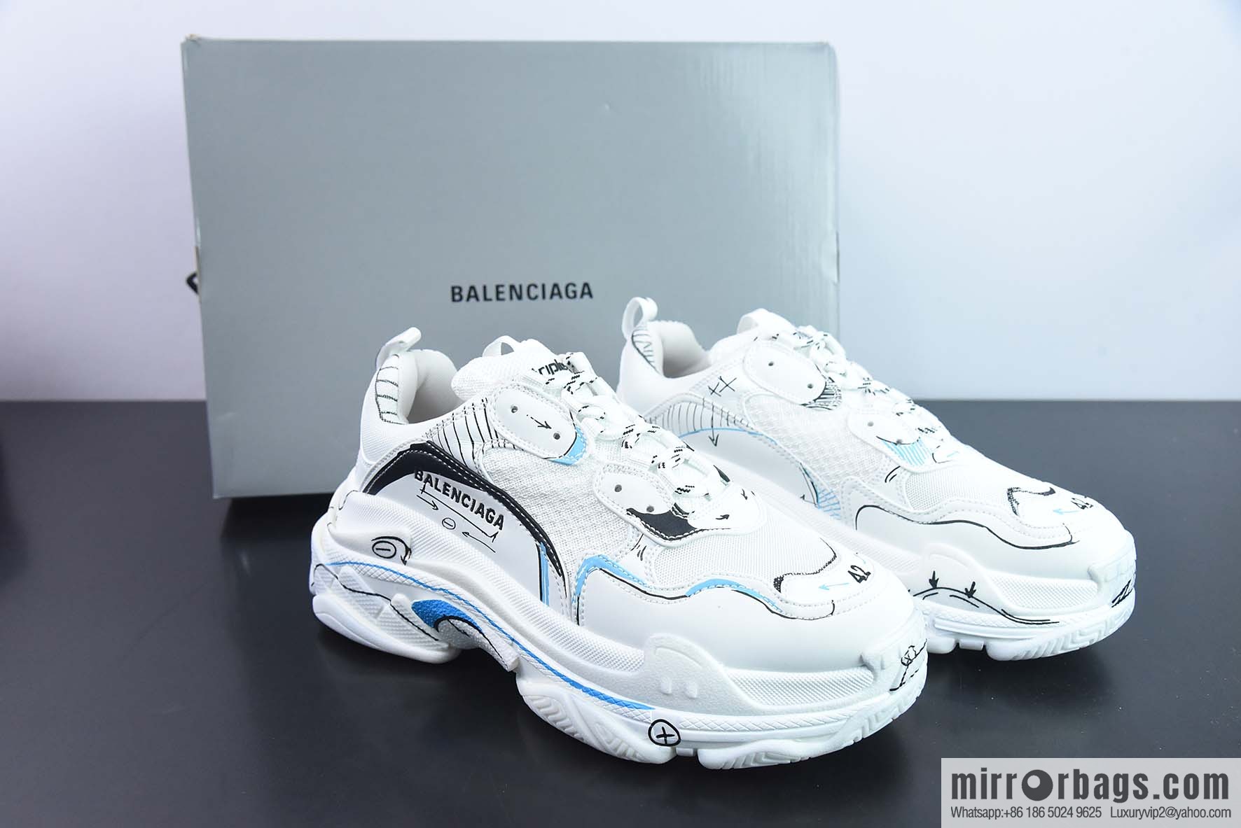 Balenciaga Triple S Balenciaga, joint model, graffiti printed generation 1.0 sneakers