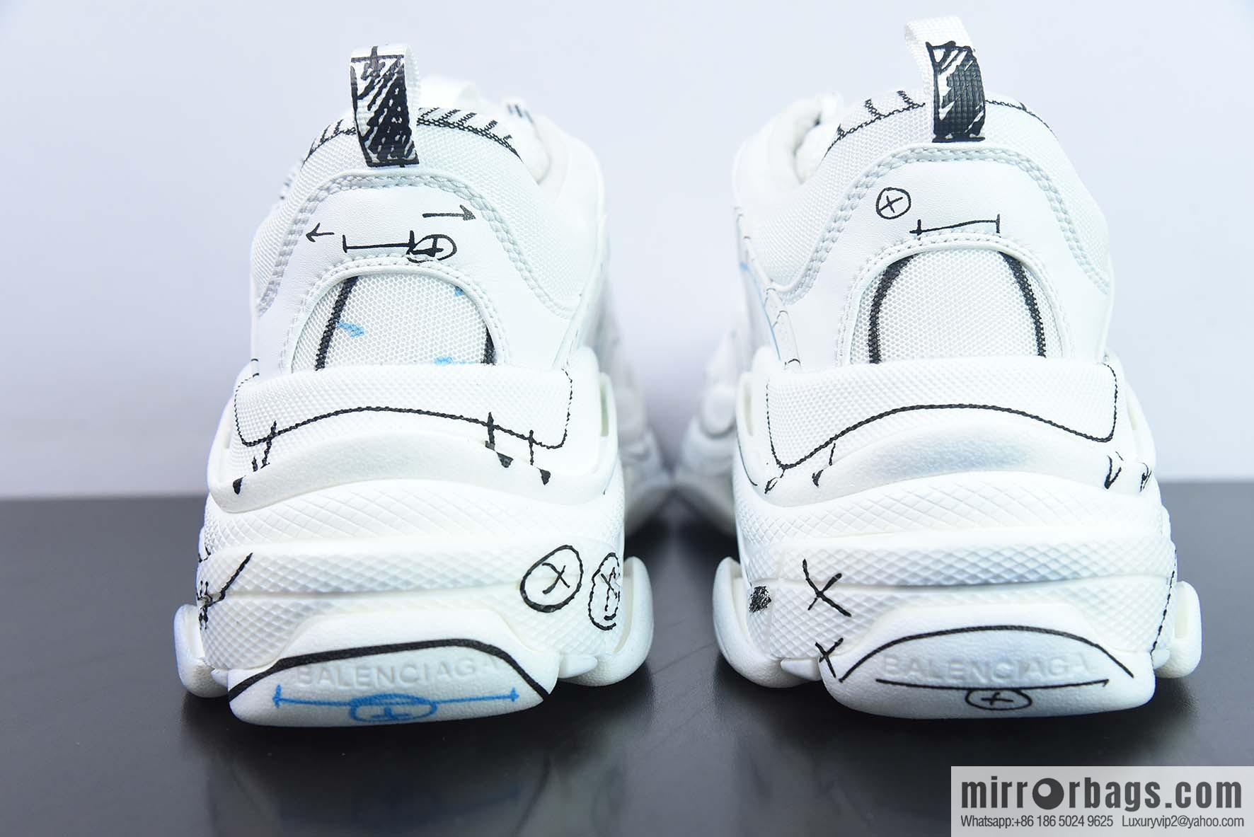 Balenciaga Triple S Balenciaga, joint model, graffiti printed generation 1.0 sneakers