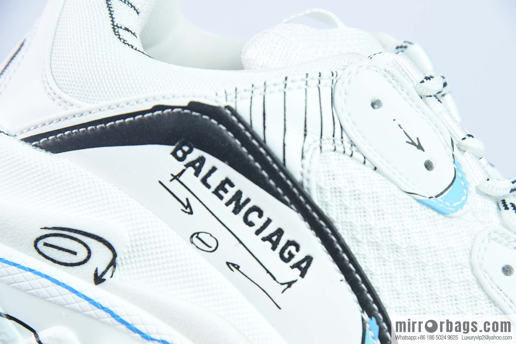 Balenciaga Triple S Balenciaga, joint model, graffiti printed generation 1.0 sneakers