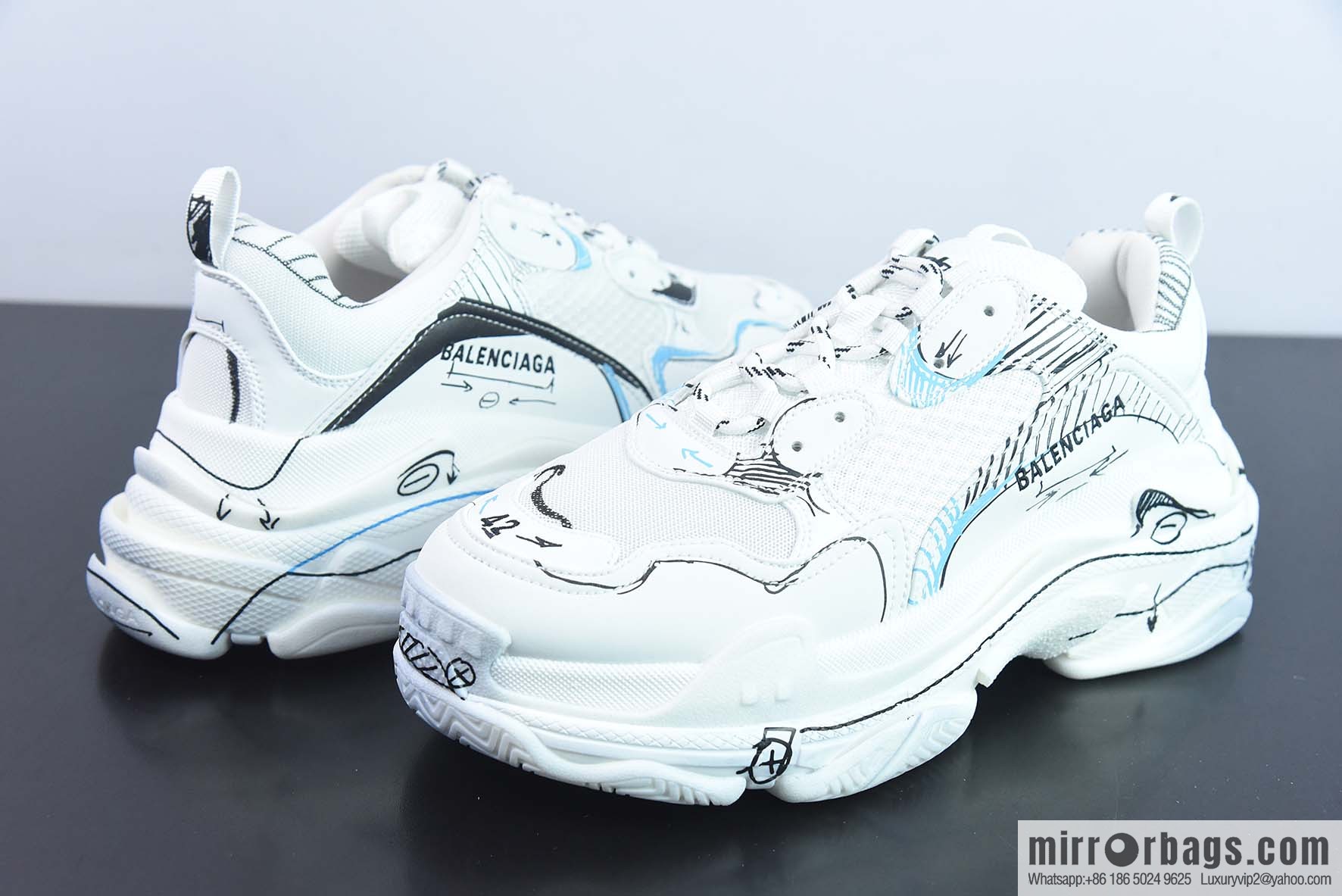 Balenciaga Triple S Balenciaga, joint model, graffiti printed generation 1.0 sneakers