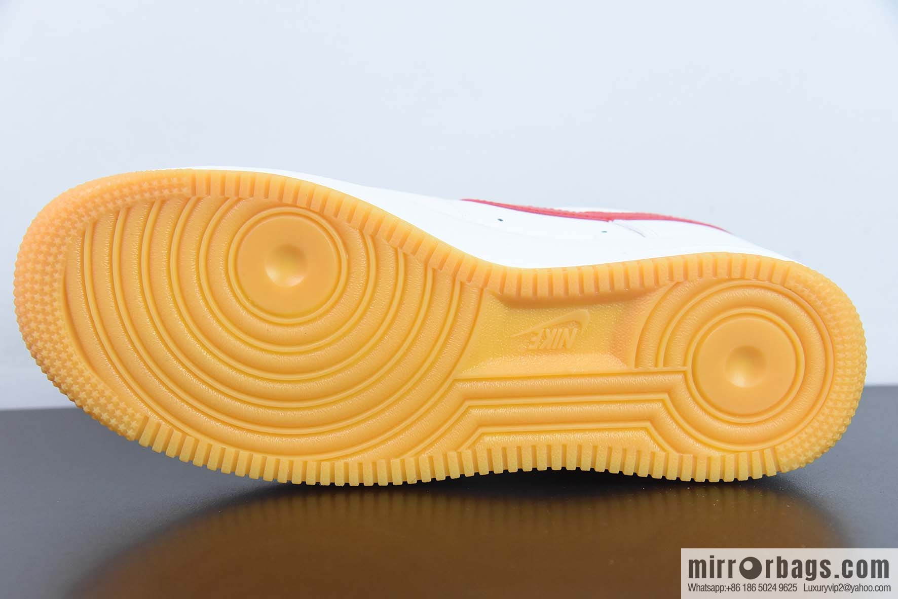 Air Force 1 '07 Low Air Force One, white and red raw rubber sneakers Item number: DJ3911-102