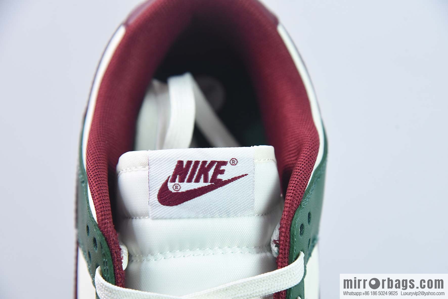 Nike Dunk Low SB low-top skate shoes/white and green burgundy item number: FB7160-161